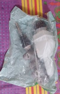 قطع غيار سيارات • للبيع