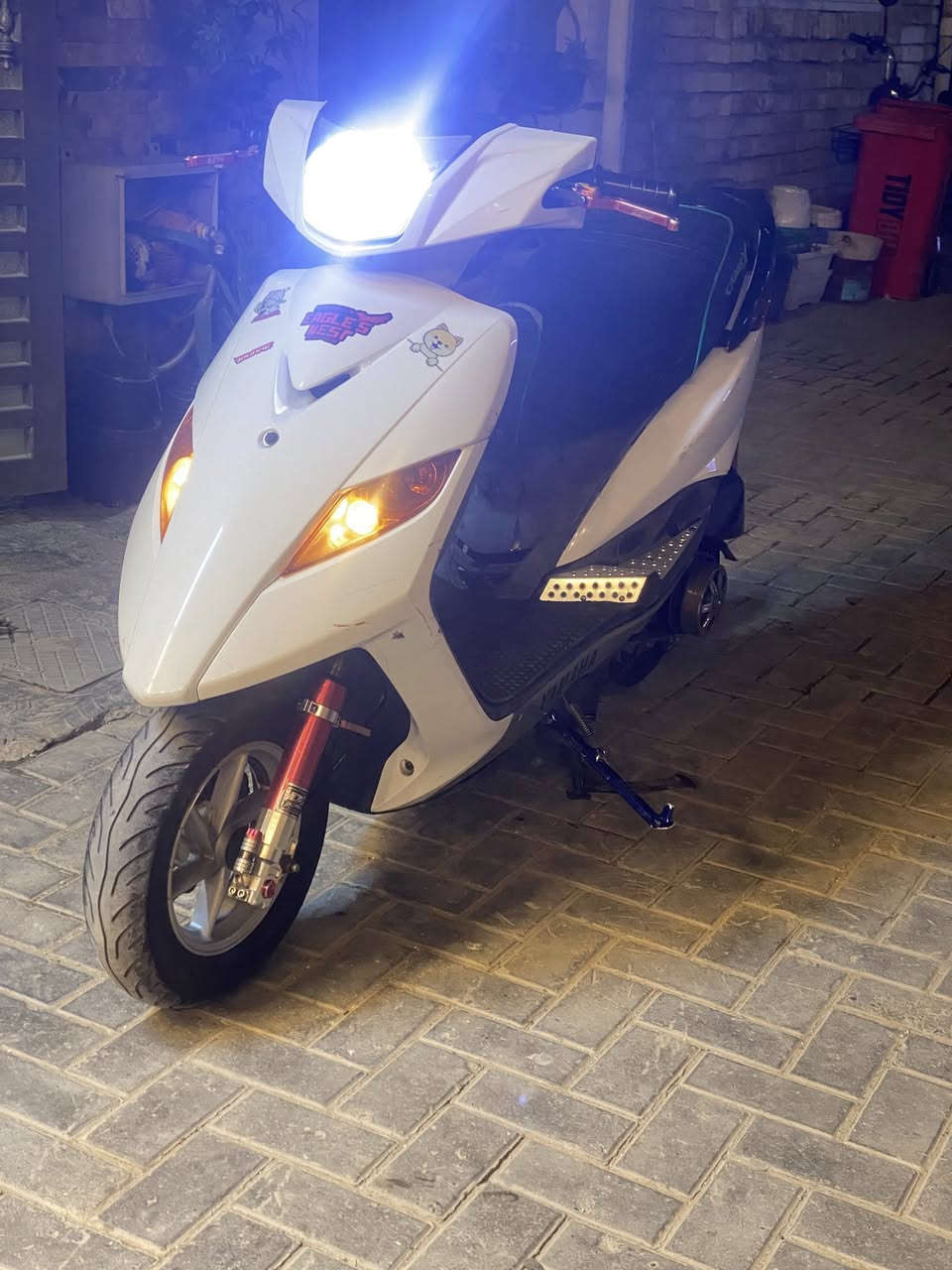 السلام عليكم للبيع الدراجه الدراجه خير من الله بلاديه الدراجه وبيه غراض بيه صدرDy بيه دبلات خلفي كرزي  وستان بوش يدات كرزي وبيه كلجات رياضي بيه ويل مال جيتي آر بيه خليه مال بكلايت بيه صلنصه ستيل بيه قبق فلاوين وهذه رقمي بي واتساب ***********
