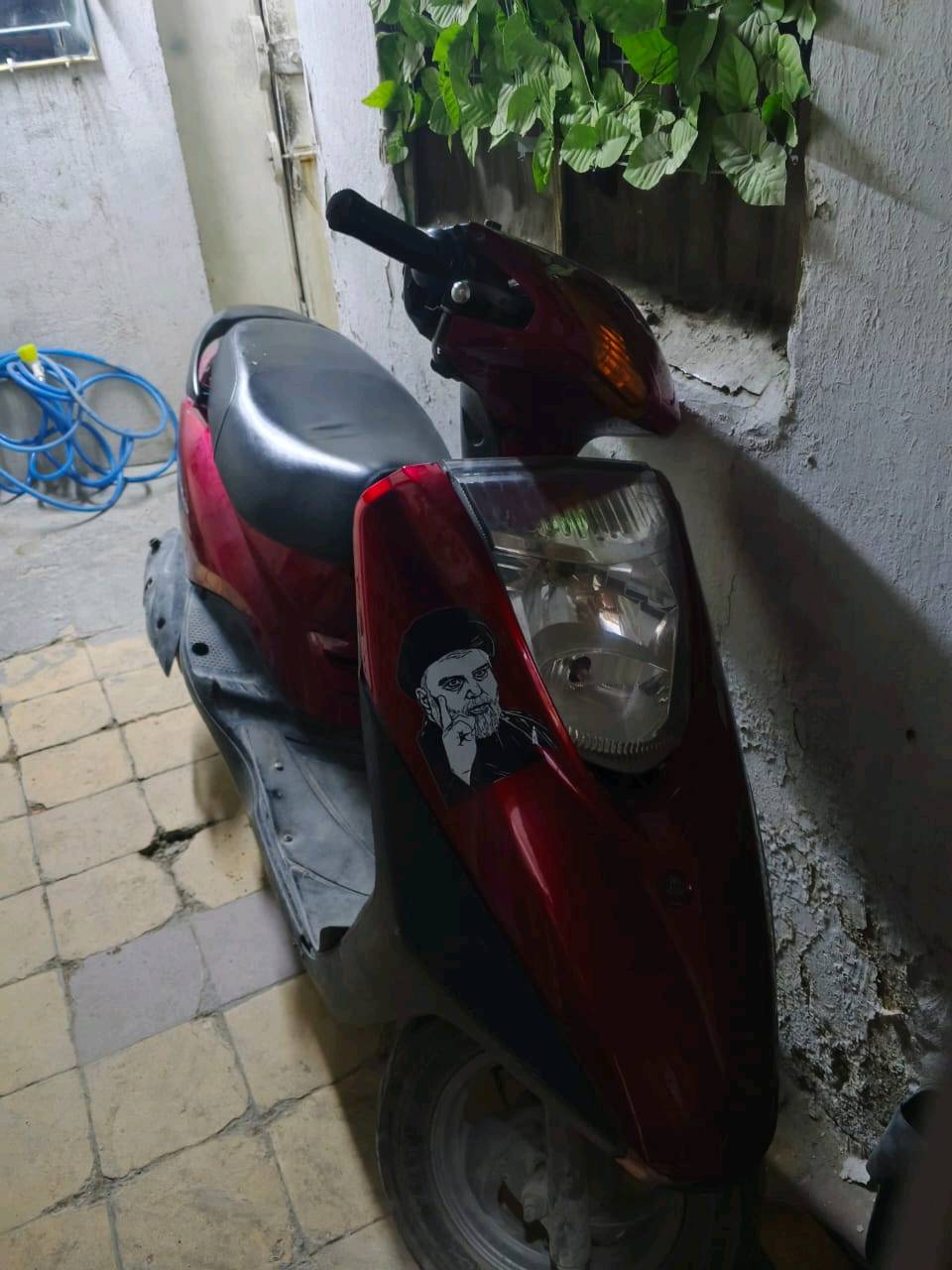 دراجه بريز دراجه نضيفه وجديده والسعر 450الف ودراجه  بيه صوت اكلج خلفي بس و باتري يحتاج شحن والعنوان بغداد الحريه 