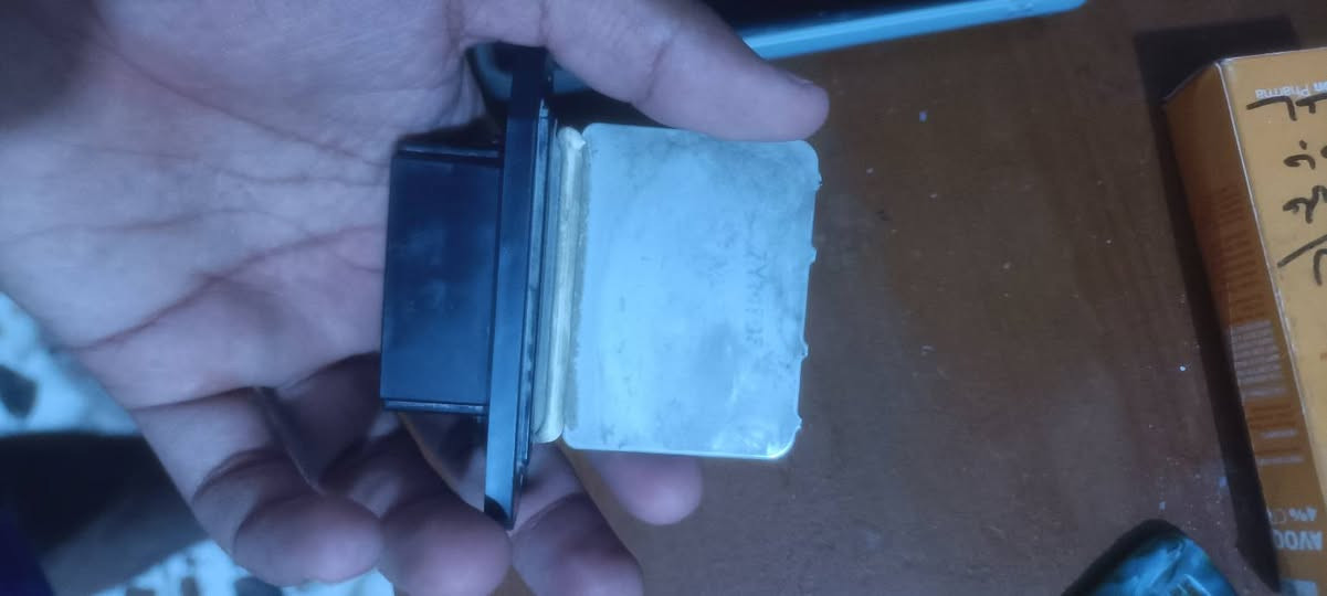 من رخصه صاحب الكروب عندي هذا الايسي مال كنتر مال التبريد للبيع نضيف كلش سعره 70 بي مجال اشتريته وما استخدمته مكاني بغداد الحسينيه ***********
