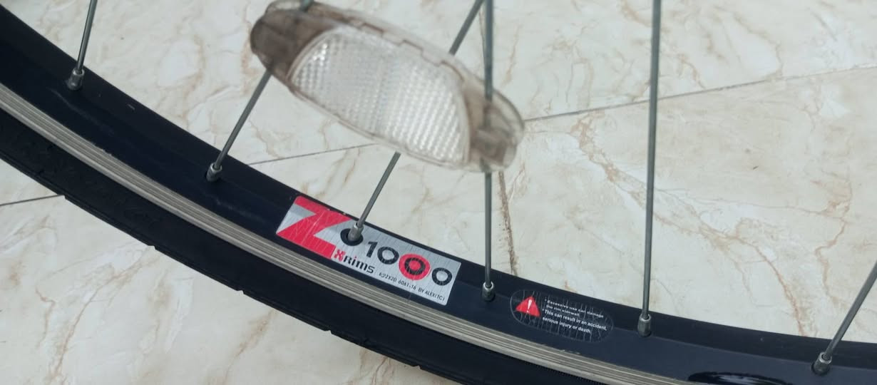 ياباني المنيوم حجم 27 c700
فول بدون نقص سبغ كير ماركة vl7 speed 
وبالة مختمة 
بريكات بروماكس
بطيخة وعكرب شيمانو 
مكان ديالى لايوجد توصيل 
سعر 160 الف


**إذا كنت صاحب هذا الإعلان وتريد حذفه لأي سبب، رجاءا أرسل رسالة إلى الدعم الفني**