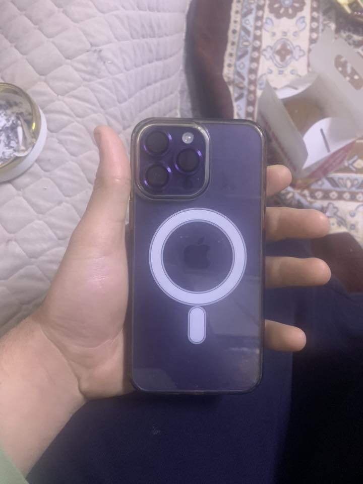 آيفون  ١٤ برو ماكس فقط ضهره مكسور سعر ٢٥٠ وبي مجال بسرعهه مستعجل على بيعته
‭٠٧٧٨ ١٧٧ ٢٣٦٢‬عه
