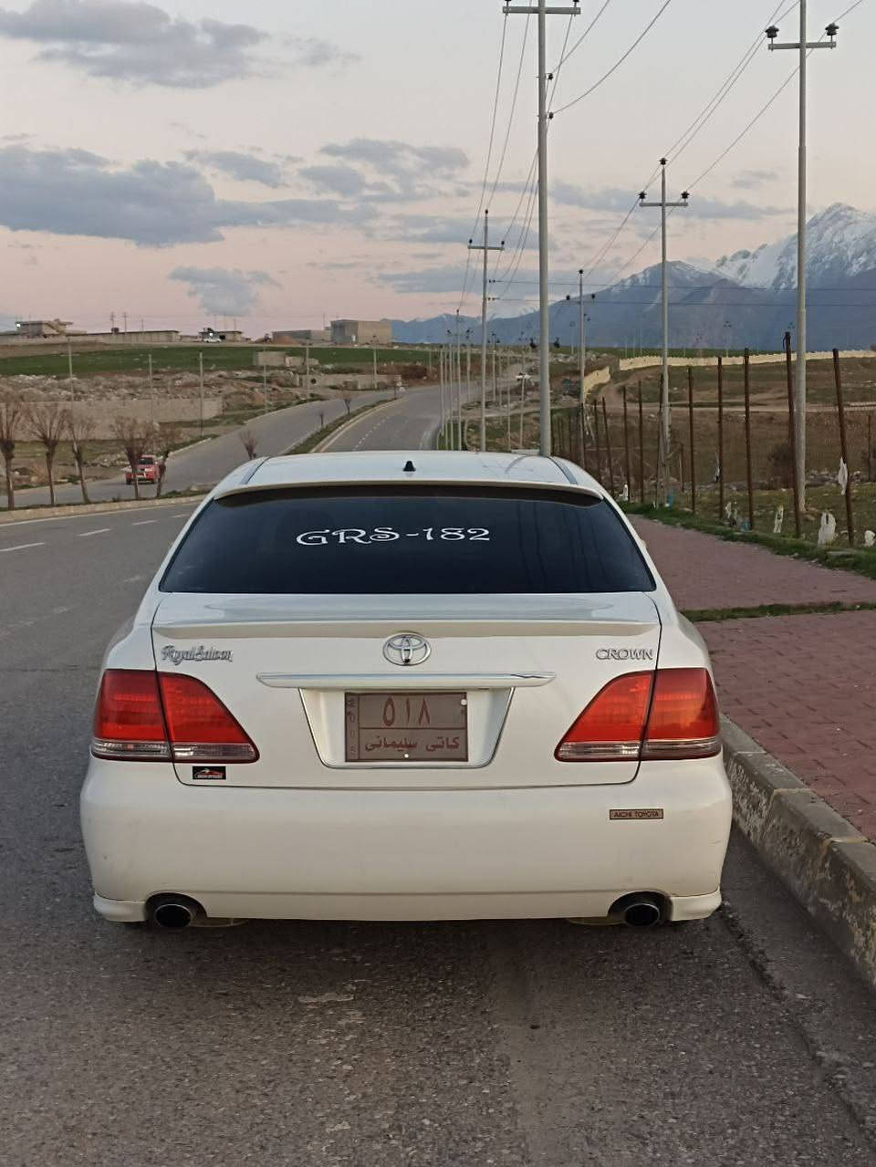 شاهینە ی ڕۆیاڵ 182 ی بڕاوە
سەیارەکە ئی ماڵانە بەس برێکی نەبەستراوە
سوکان کارەبا دوو کوشن کارەبا 
ئاوێنە شەفت 
بەشەرتی دوکەڵ . سەیارەکە زۆر بێ مەسرەفە 
نرخی ٤۷ وەرەقە و مەجال
ژم . ***********
*********** بشدار, السليمانية
