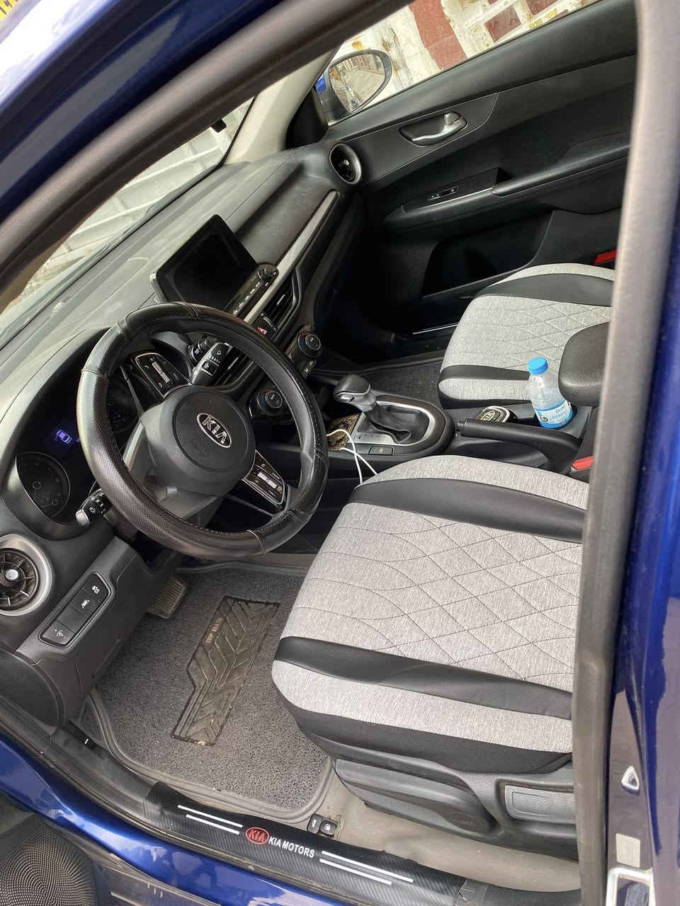 للبيع كيا فورتي 2019 ادامه كامله من كلشي صور الحادث مرفقه في الصور بدون اي تبديل اي قطعه بجم كبس بدون دواخل بدون لغد اوشاصي ماشيه 58 الف فقط السعر 135 
***********
