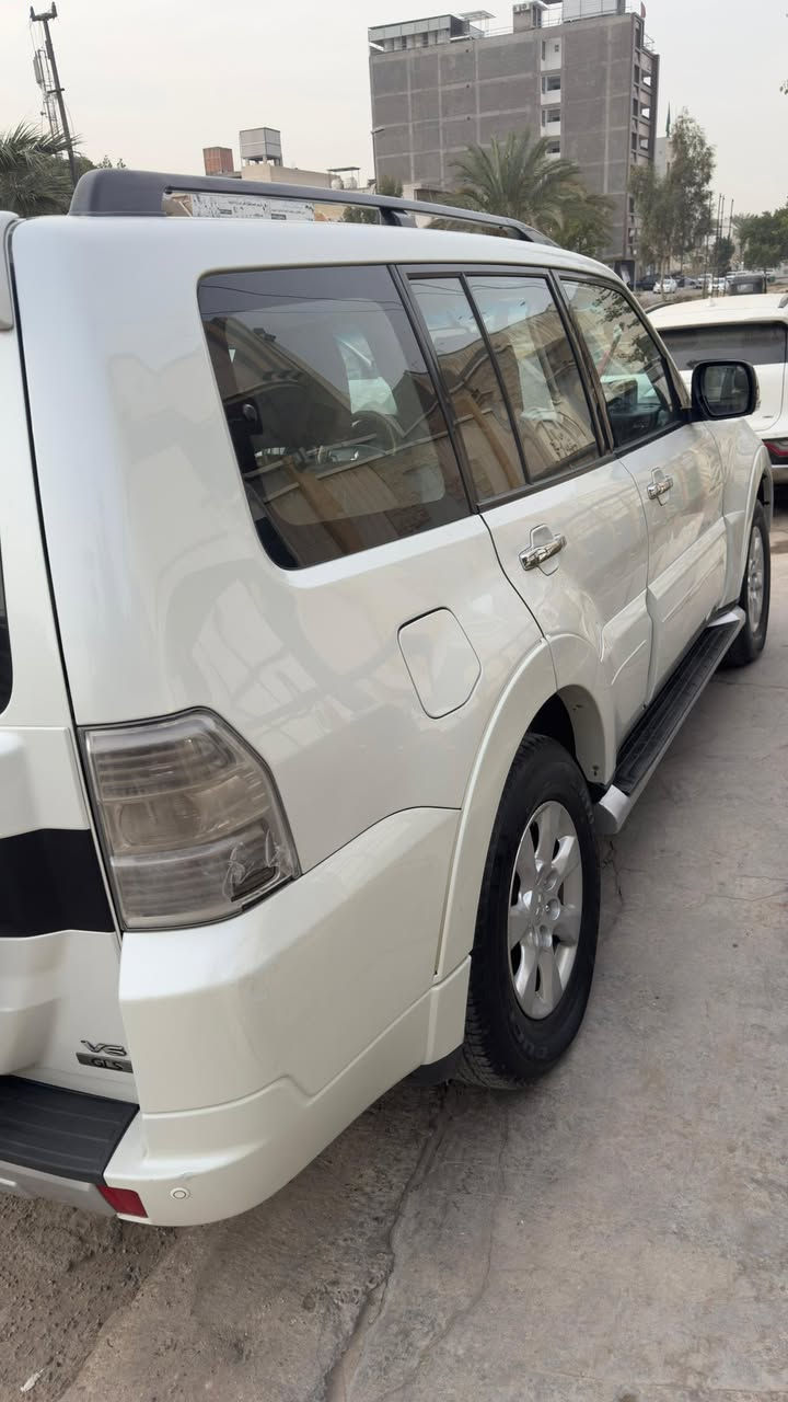 سلاما عليكم .. بيع سياره باجيرو موديل 2015 ماشية 140 الف رقم بغداد لون صدفي السعر 16 الف دولار رقم صاحب السياره ***********
