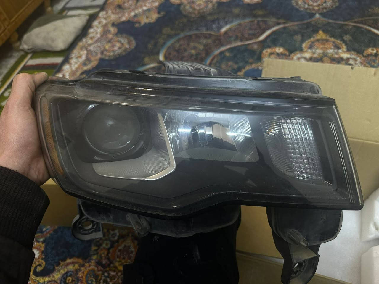 السلام عليكم
زوج مازدات مال جيب لاريدو بلاك توب موديل ٢٠٢١ تايون مو صيني لاكسر ولا شخط ولا فطر ولا تصليح 
ودعاميه اماميه للبيع
سعرهن شلع ب ٣٥٠ الف شلع وعندي شباك أسفل هم 
*********** مكاني بغداد الجديده
