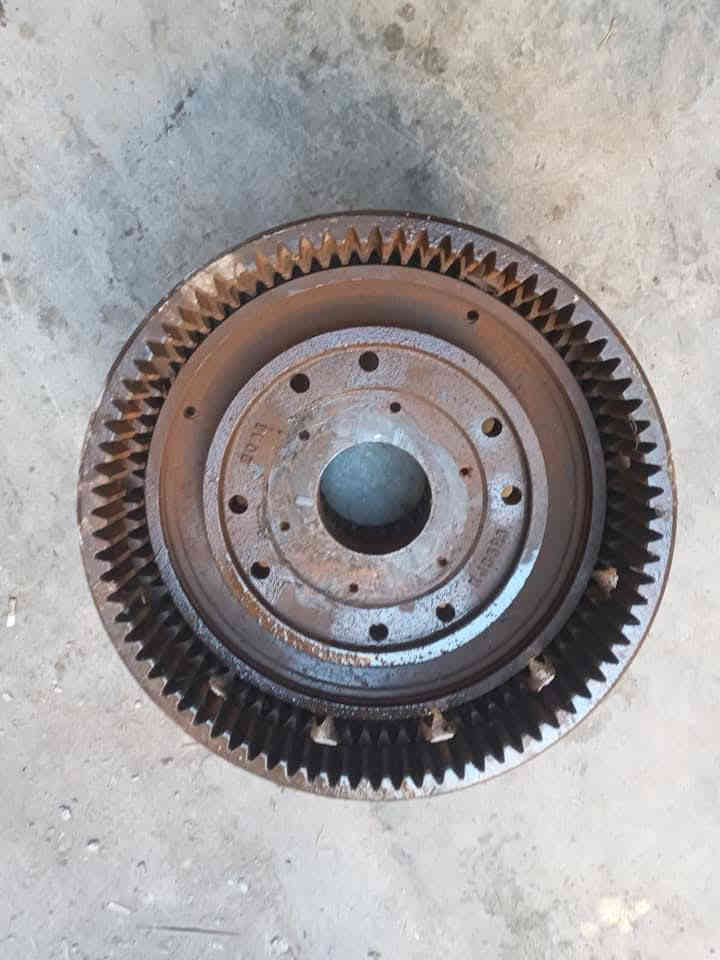 أدوات احتياطية أكسلات + كير تفصيخ + فراكات عدد ٢ + لشة جعمقه + فريم
***********
***********
