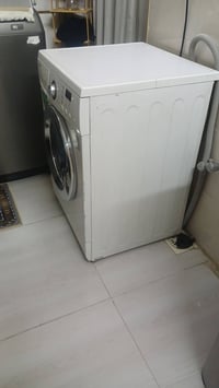 ال جي ٨ كيلو  مكاني بغداد الكرخ  07710546307  السعر ٢٢٥ نظيفة كلش