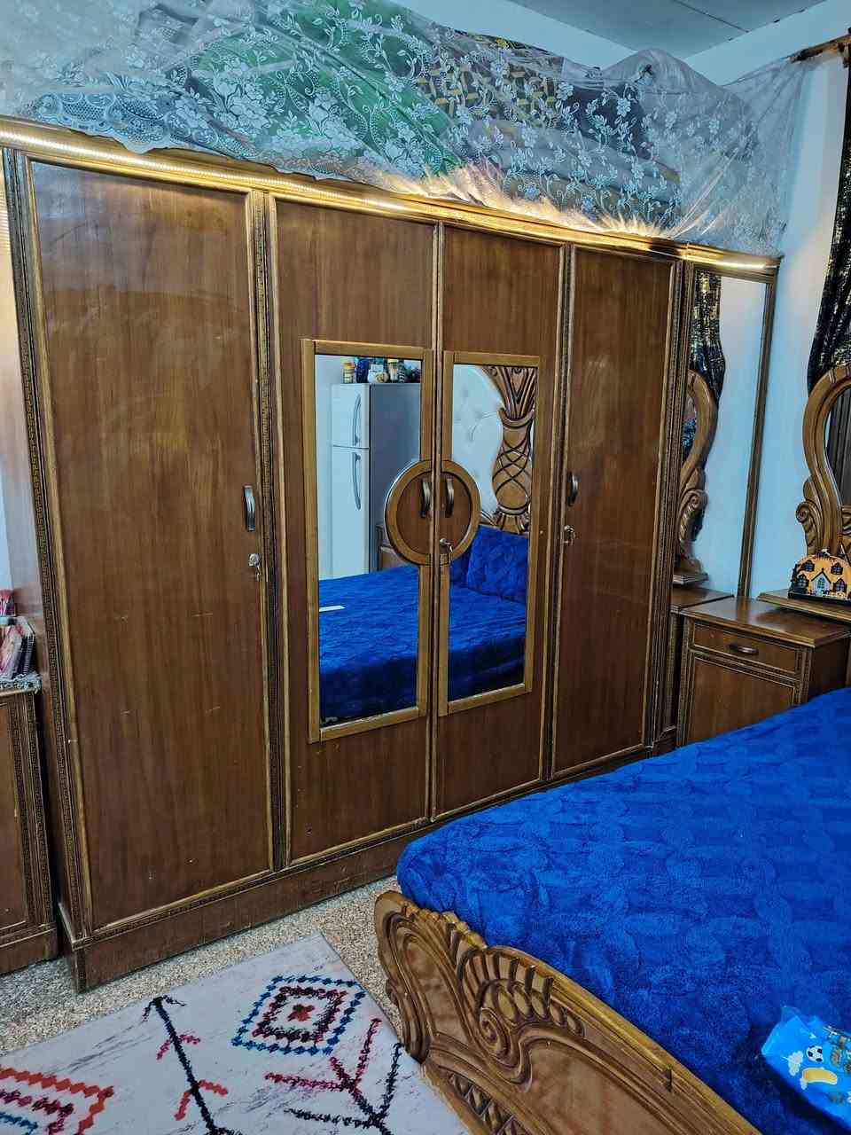 السلام عليكم غرفه اخشاب صاج عراقي تزكام السعر٧٠٠وبيها مجال مكاني بغداد الشعب شارع الصحه محكمه الشعب ***********
