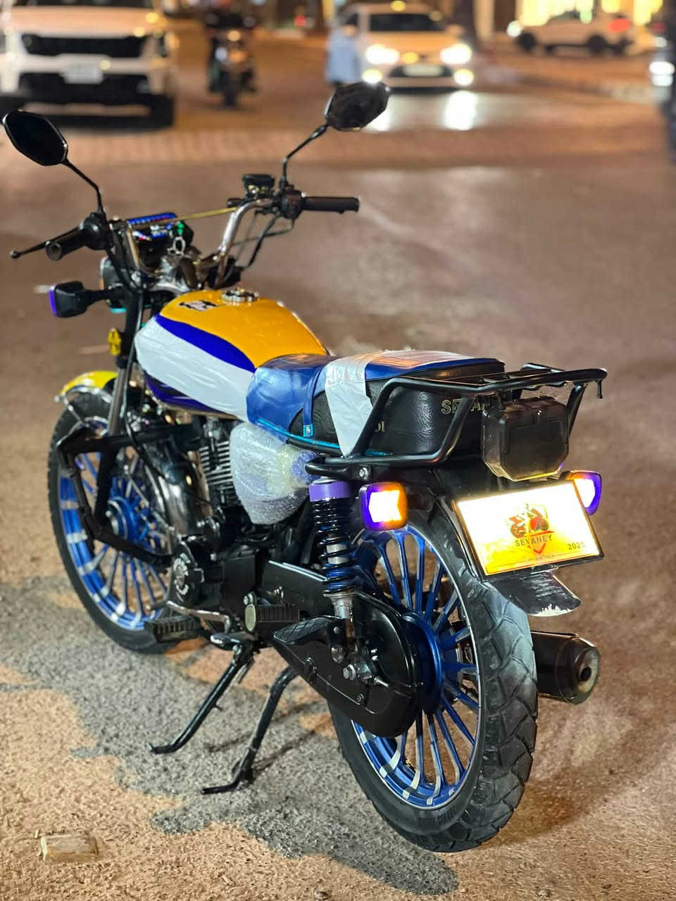 السلام عليكم 
إيراني سولنك 2025
محرك 200Cc
مناقصه اي شي 
الدراجة انضف من الصور 
اوراق منفيس 
السعر 850 بيها مجال للشراي 
مكاني الخمسه كيلو 
***********
