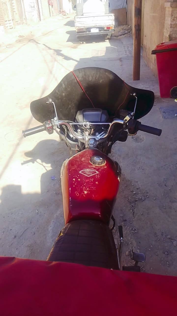 سلام عليكم شباب درجة يراني للبيع السعر 650وبية مجل بسيط الدرجة مكفولة كفلة عمة لي حب يتوصل ويية هذ الرقم العنوان بغداد الامين الثاني ***********
