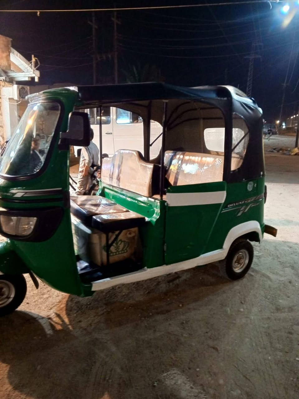 سلام عليكم عمي دراجه البيع سعر 7كفاله بس كشر ولمكينه مفتوحه مديل 22/شهر7مكاني ناصريه مركز حي الزهراه ***********
