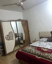 غرفة نوم تريه • مراية مكسورة • حي الجهاد