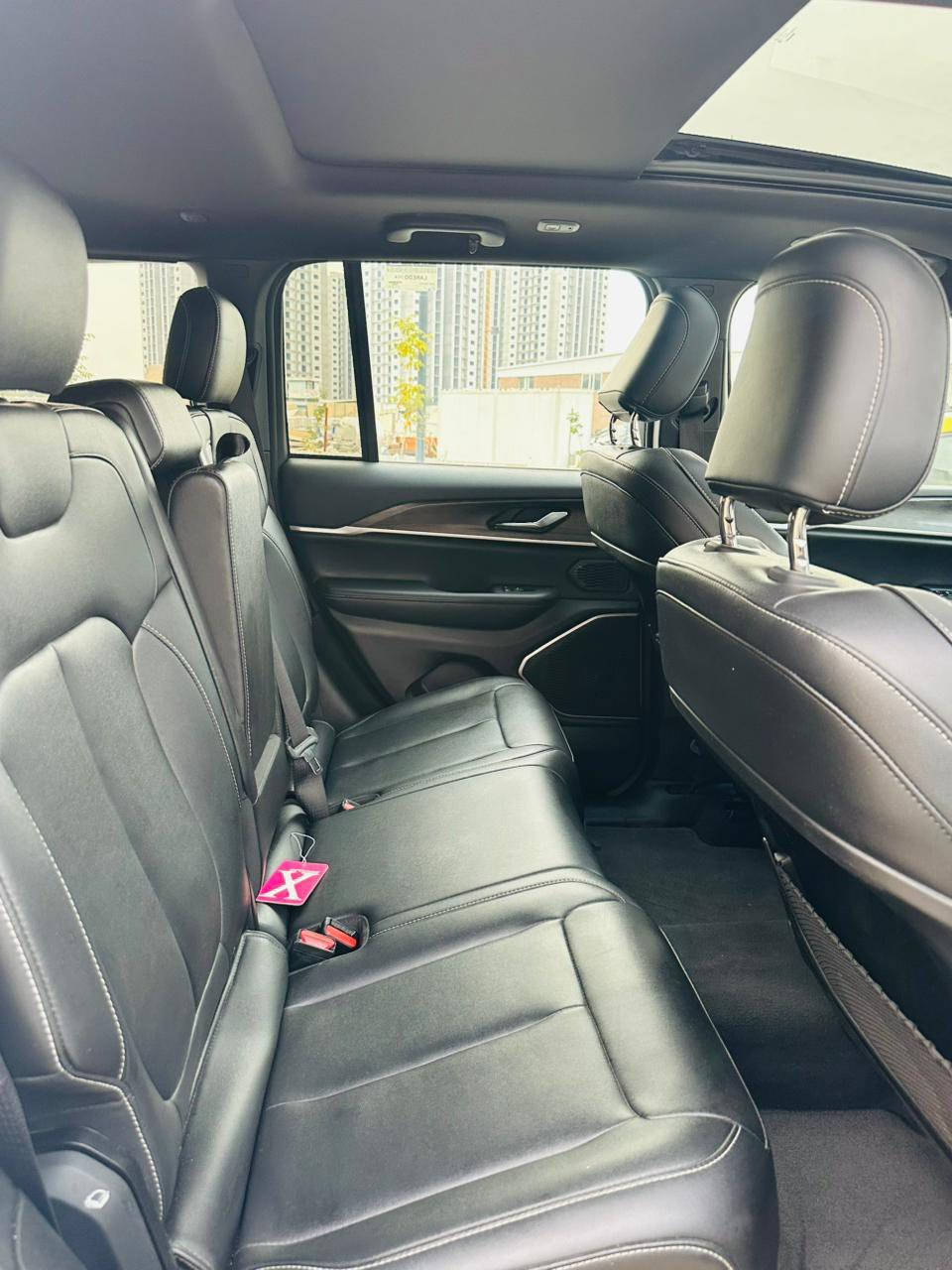 السلام عليكم للبيع او للمراوس
جيب لمتد هايبرد 

موديل 2024

مواصفات فول 

بنوراما 

قبق جنطه كهرباء

رادارات 

كامره حساسات 

بيه بعد هواي مواصفات 

سياره جديده مابي اي نقص 

مكانه بغداد البياع 

***********

السعر 285. بيه مجالً

حادث السياره راسل عل واتساب او اتصل 

بيه تلث قطع صبغ حادثه كل حلو بيه بابتين نفس الون بدلته
