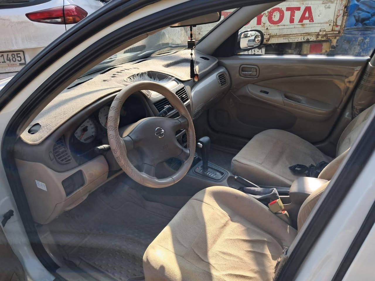 نيسان سني ياباني موديل 2011 أكير اوتو جام كهرباء محرك ابيض 1600 كفاله عامه ماشيه 147 لستفسار تصال راقم *********** راقم شمالي سنويه للغاية  2031
