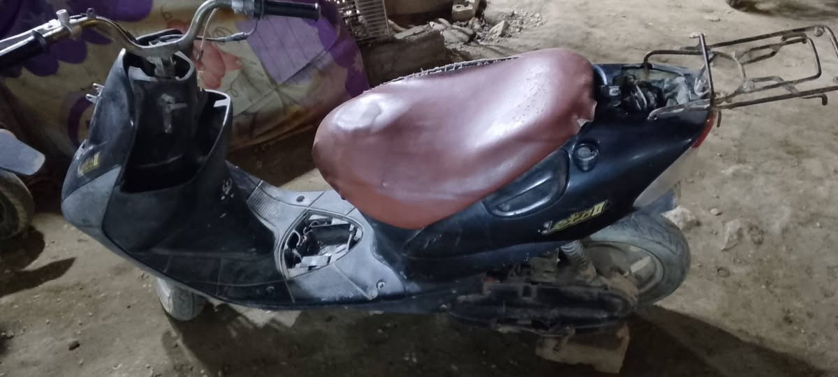 سلام عليكم دراجات وحدة ساسوكي وحدة منغولي الشكل القديم عاطلات ابيع على هاي الحطة لسعر لوحدة  80 بيهة مجال مكاني كربلاء الشبانات ***********
