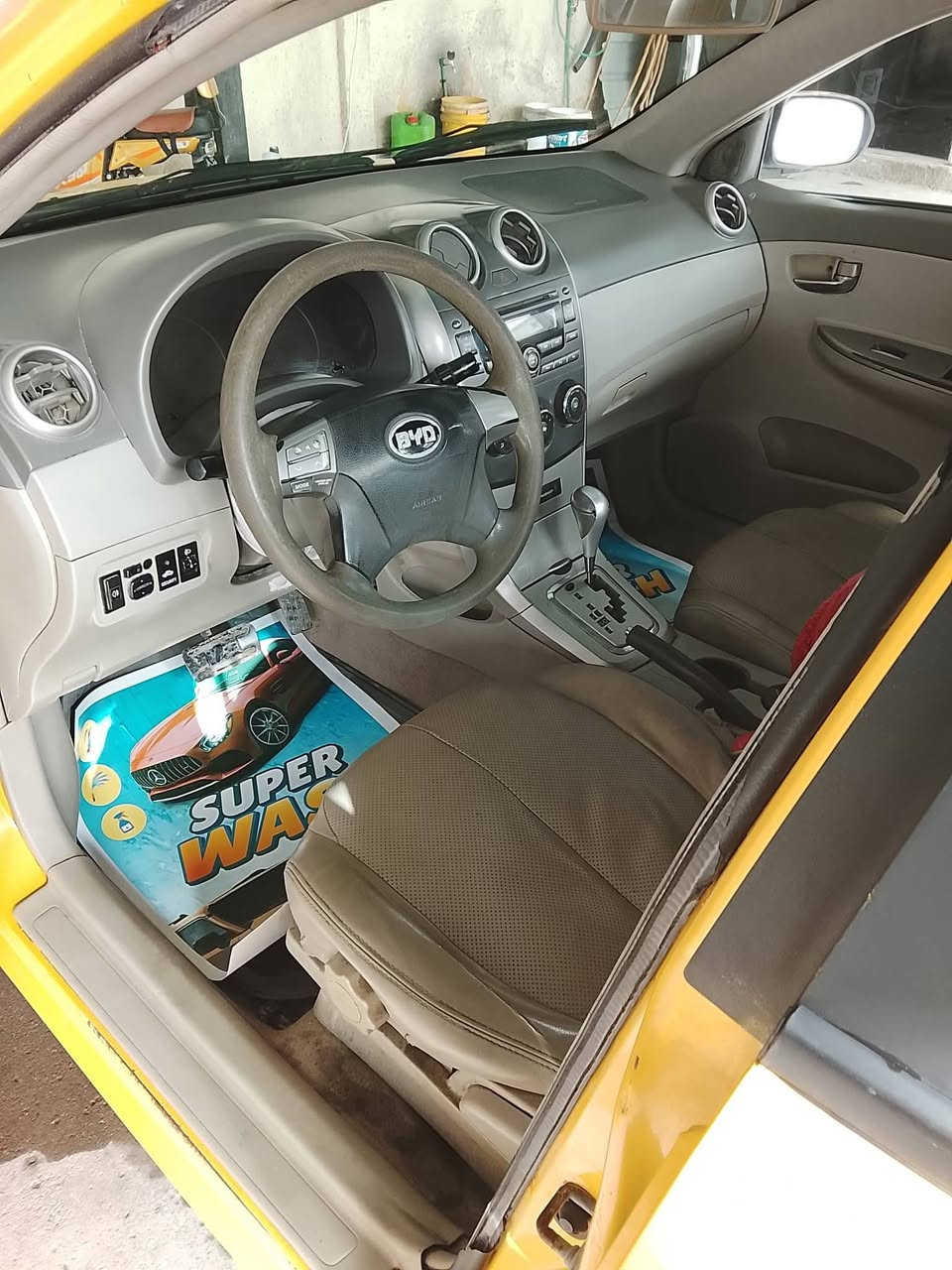 سلام عليكم بي واي دي 2015 مكينه كير جدد تبريد ثلج كهربائيات شغاله بأسم بنيه رقم بغداد ما اندل راعيها عندي بس المستمسكات ابيعلك كوم حديد اكفلك سرقه وعشائر فقط 28 وبيها مجال عنوان البصره ***********
