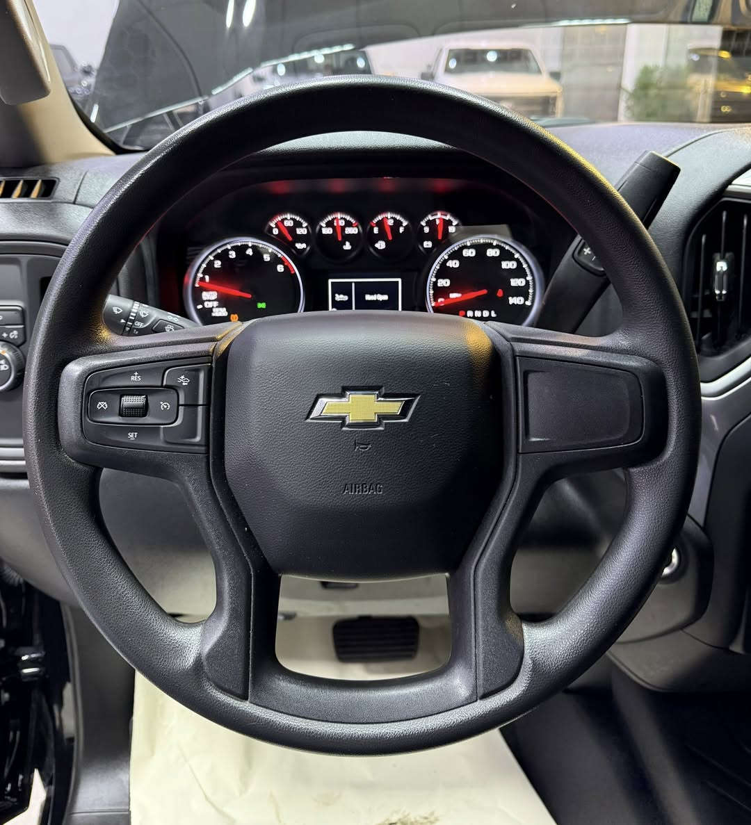 Chevrolet Silverado 
2024 Custom
4i - 2.7T - 4x2

بسمە و شغال
شاشە و کامیرە
لایت لید
کوشین کهرابایی
رادار
باب طویل
بودی قصیر
ویل 18

25.000 mile
1 قطعە صبغ
1 قطعە بدل بلادی
سعر 285 ورقە

معرض ( مەدینە ) اربیل شارع ١٠٠م
0750 261 2500
0772 665 1010
