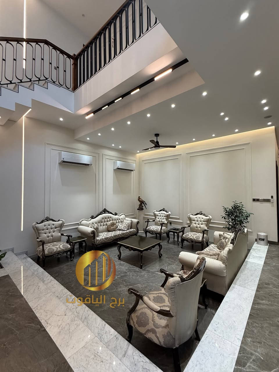 ⁨#للبيع بيت بموقع استثنائي في #السيدية !

🏡 تفاصيل العقار:

 المساحة: 480م
 الواجهة: 12م 
النزال: 40م

الطابق الأول: حديقة خارجية و داخليه، كراج واسع، صالة لأستقبال الضيوف، حمام ضيوف، مطبخ حار وبارد، غرفتين نوم سويت، شلال داخلي، وحمام رئيسي بتصميم أنيق.

الطابق الثاني: 8 غرف نوم ثلاث منها سويت، مطبخ، هول، لوندري بالاضافة إلى حمام رئيسي.

الطابق الثالث: اربع غرف نوم بالاضافة الى حمام رئيسي .

📍 موقع مثالي:
يقع المنزل في السيدية مربع الاقتصاديين آرقى مربعات السيدية على شارع عريض 15م ورصيف 4م

#لمعرفة #السعر #الرقم ( 1 ) #سأتي #السعر #مباشره

📞 للمزيد من التفاصيل أو لحجز معاينة، اتصل بنا على:
 *********** + واتساب مهندس غيث 
 *********** 

أو قم بزيارة مكتب برج الياقوت للتطوير العقاري في السيدية، شارع مركز الشرطة، مجاور صيدلية وصال شوقي، مدخل شارع أبو النخيل.

🛡️ إذا لم يناسبك هذا المنزل، لدينا خيارات متنوعة تشمل منازل، وأراضٍ تناسب جميع الأذواق.

#برج_الياقوت_للتطوير_العقاري #العراق #اكسبلور #realestate #explore #برج_الياقوت #غيث_علي⁩⁩⁩
