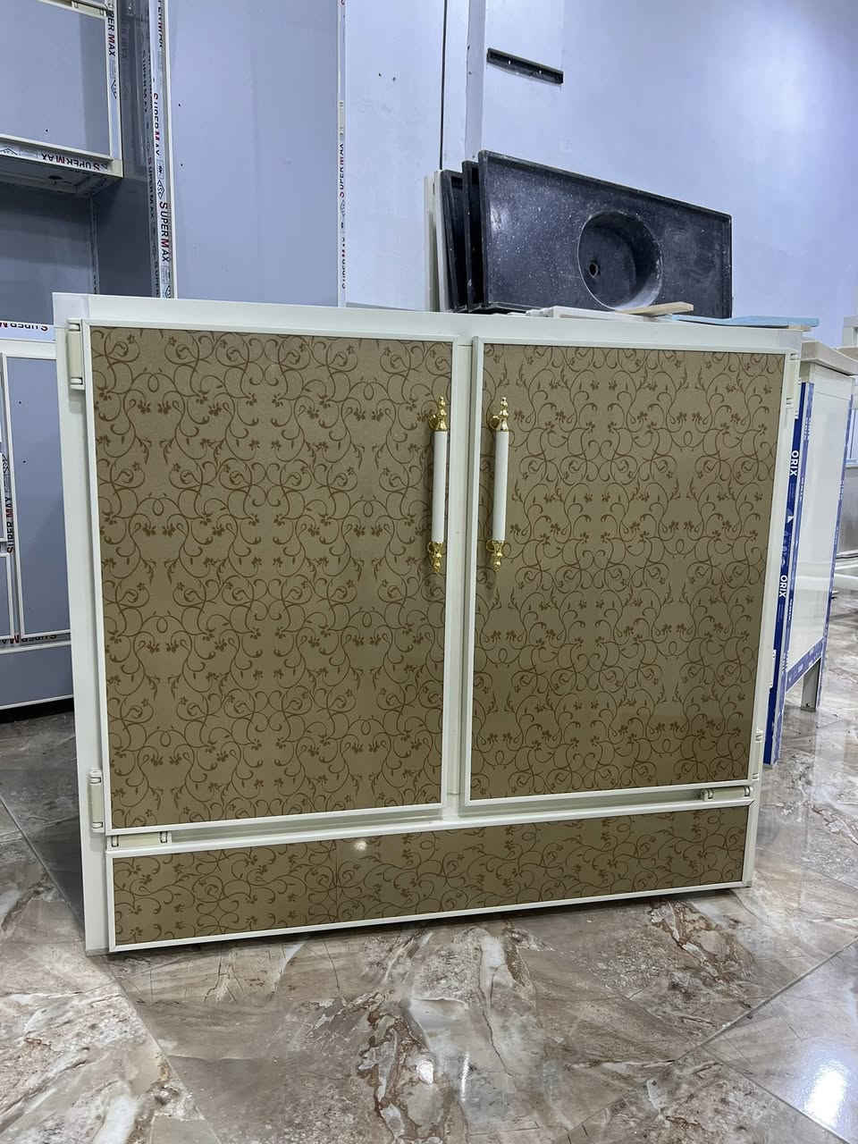 تحطيم الاسعار
سنك متر  مرمر 85 الف  حطاطه بنل
سنك متر و20 مرمر. 110 الف. بنل 
سنك متر ونص مرمر 130 الف بنل 
عرض خاص فقط   معمل محمد الكردي 
***********
