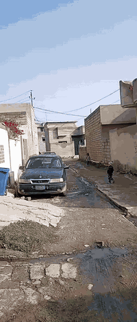 دار مساحه ١٥٠ متر الملائيين الثانية فرع جامع العادل طابق واحد غرفتين واستقبال ومشتملات وبدون كاشي وبدون سقف ثانوي السعر ٣٧ مليون ***********،،،،،، ***********
