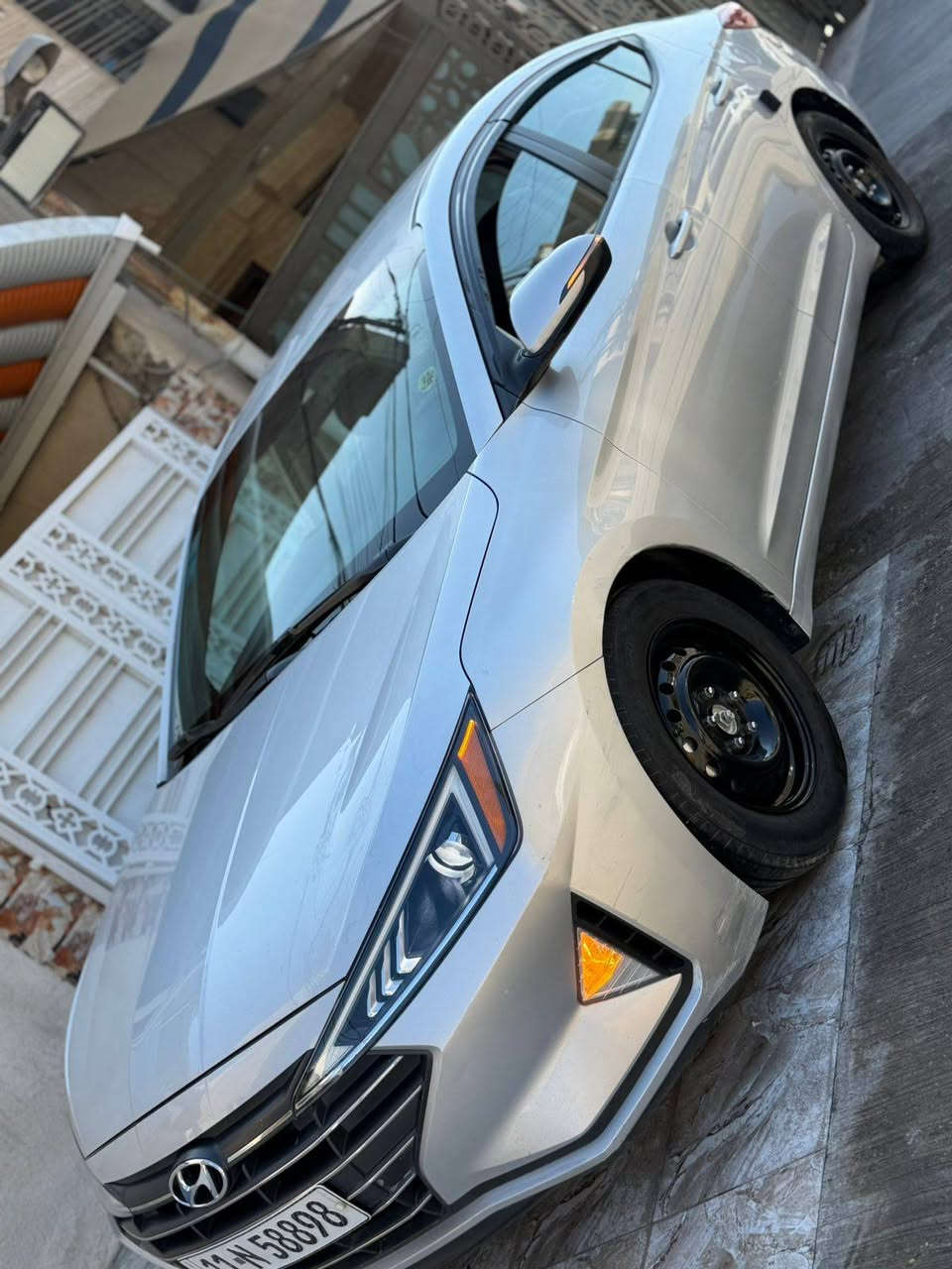 النترا 2019 للبيع وارد كندي حادثه جانبي بابتين صبغ شواصي ولغود وكير ومحرك مكفولات جميع الايرباكات سليمه ماشيه 60 كيلو مكاني الدوره/الميكانيك السعر /127 وبيه مجال للاستفسار *********** بغداد, العراق
