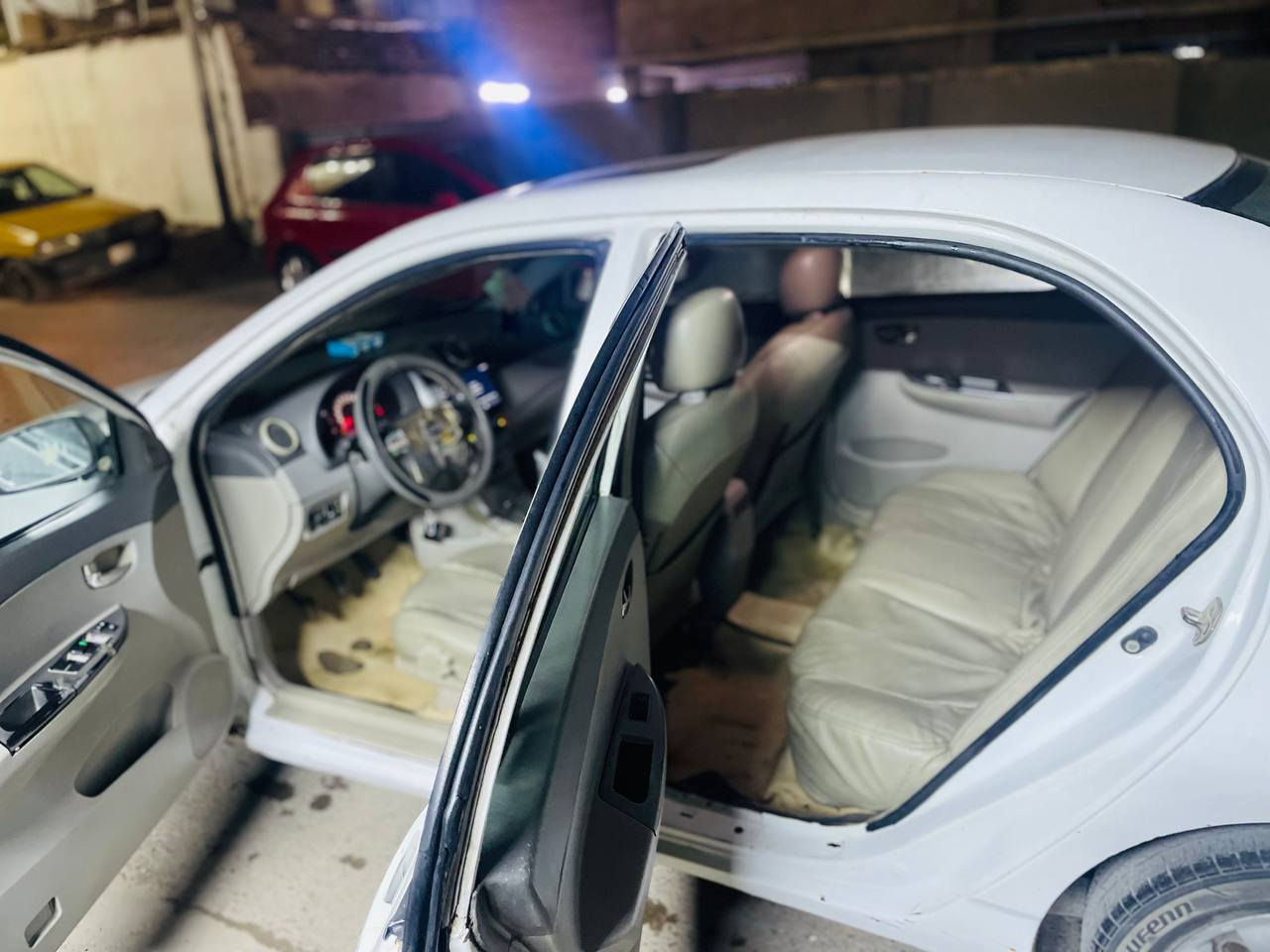 سلام عليكم بي واي دي G3 كير عادي رقم بغداد للبيع السيارة مذكور كلشي بالفيديو سنوية ساقطه قبل شهرين وباسمي غرامات + تجديد سنوية عليه السعر 42 للاستفسار الاتصال 
***********
