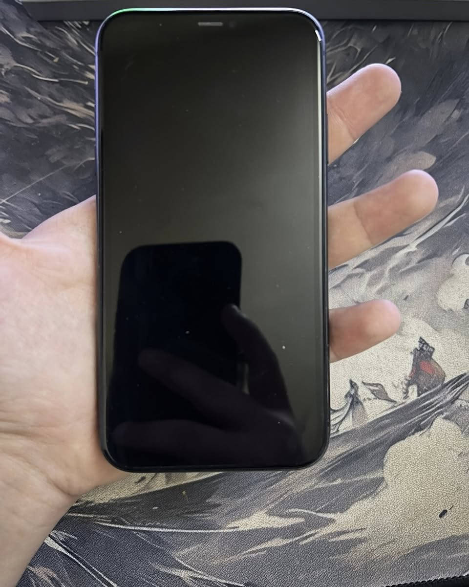 السلام عليكم ايفون 11 عادي
ذاكرة 128
الجهاز نظيف كلش
بطارية 76 يرادلها تبديل 
وياه لزكة شاشة جديدة اصلية
السعر 160 الف وبي مجال
مكاني بغداد البياع الشرطة الخامسة 
***********
موجود اتصال و واتساب
