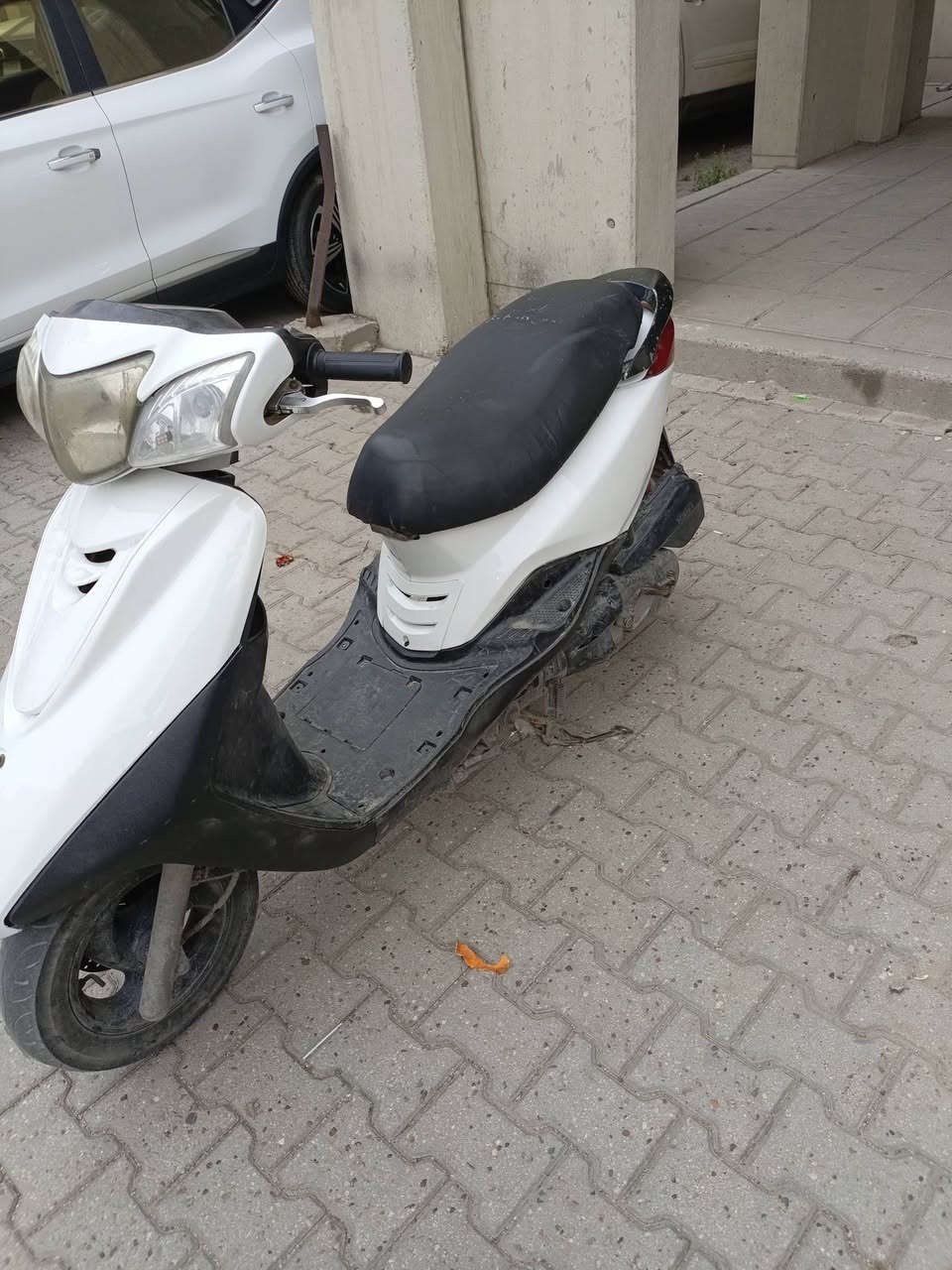 السلام عليكم اگزز بغبغاء بلاديه برغي ممفتوح بيهه محرك بلادي دراجه نظيفه مبدل كفرات تايوان للجماليه نقصلا يت واشاير المجمع مال اليت والاشاير عاطل سلف هندر عداد بانزين عداد سرعه كله شغال الدراجه صار بيهه مراوح علسلولي اعتقد لجويتر وصخ السعر 600وبيهه مجال مكان شارع حيفا ***********
