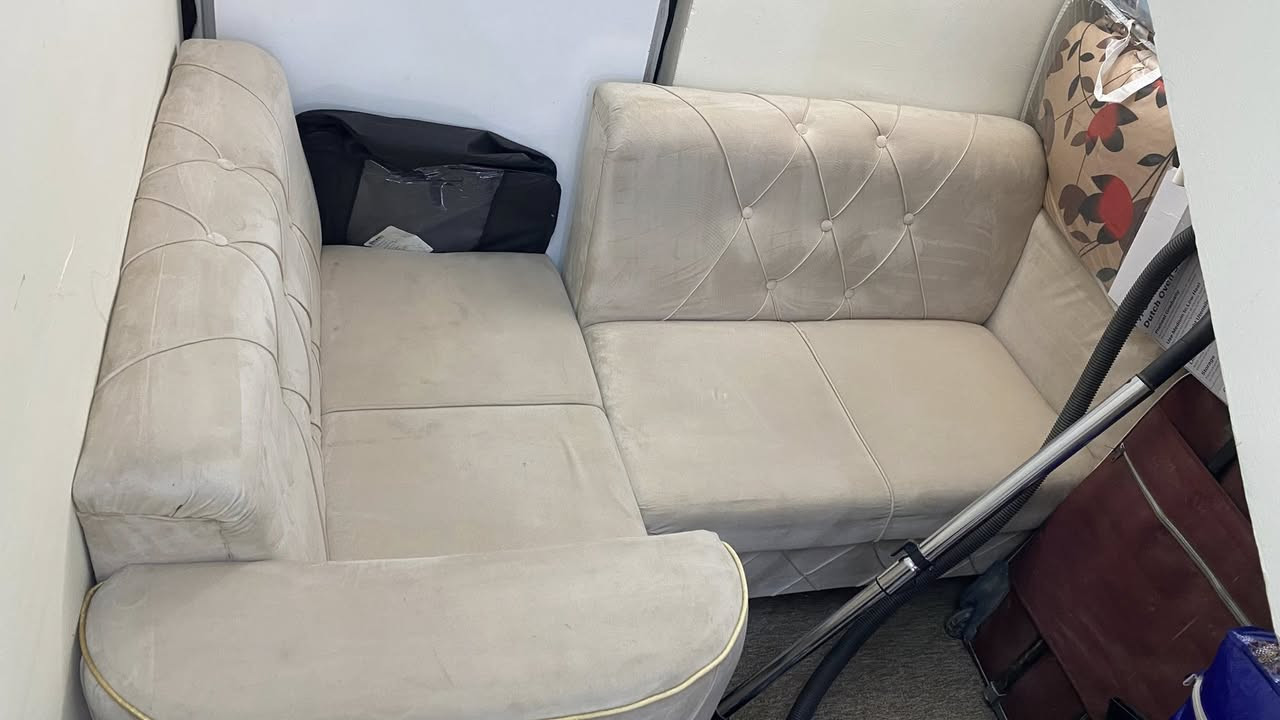 طقم قنفات 6 متر تقريباً 
السعر 250 وبيهم مجال

العنوان البصرة 📍
للمراسلة واتساب ***********
