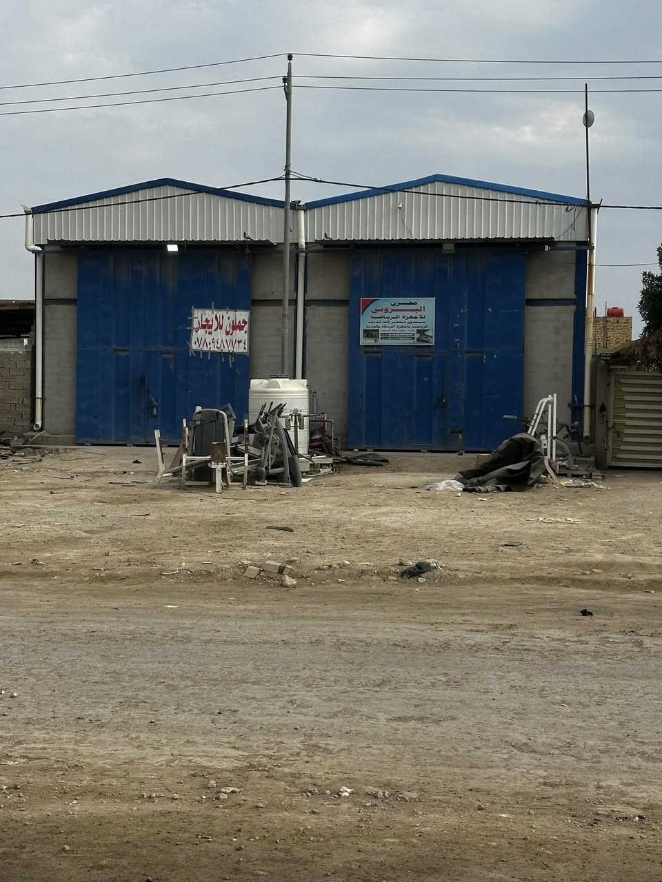 جملون للأيجار / العنوان التقية الثالثة مقابيل بانزيخانة عبد الأمير عبيس / للأستفسار الأتصال على ***********
