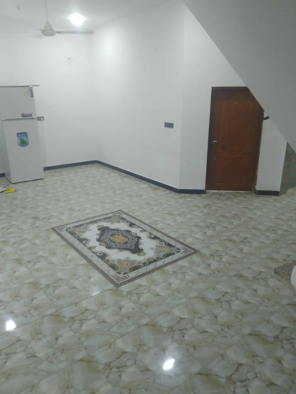 يالله دار للبيع حي لشرطه مساحته 200 مسلح خدمات كامله عالي عن لشارع بناء حديث / ***********
