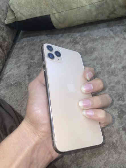 ١١ برو ماكس لون ذهبي جهاز كلش نضيف ذاكرته ٦٤ مبدل شاشه وبطاريه شرط وكاله ب٢٦٠ وبي مجال بسيط 
*********** تقاطع القدس
