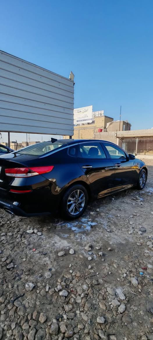 اوبتيما 2020 وارد أمريكي
باقي 7 أشهر وصير حره
حادثها جاملغ او بنيد مبدللات
 ماشيه 60 الف
صور الحادث والسونار وي الصور بالمنشور
(( السعر 130)) وبيها مجال للشراي
 مكان السياره بالسماوه رقم الموبايل
***********  ***********
