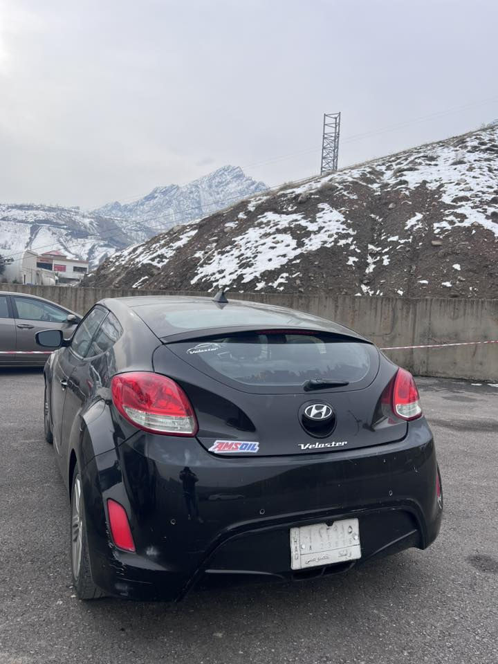 سلام عليكم ،، للبيع هونداي فولستر 2013 وارد اميركي نظيفة .
السعر 68 ورقة
السيارة گير عادي 6 نمر
سنوية وهزة جديدة وبإسمي
بيهه 3 قطع صبغ
شاصي ولغد مكفول
مكاني بغداد حي الجهاد
رقمي ***********
