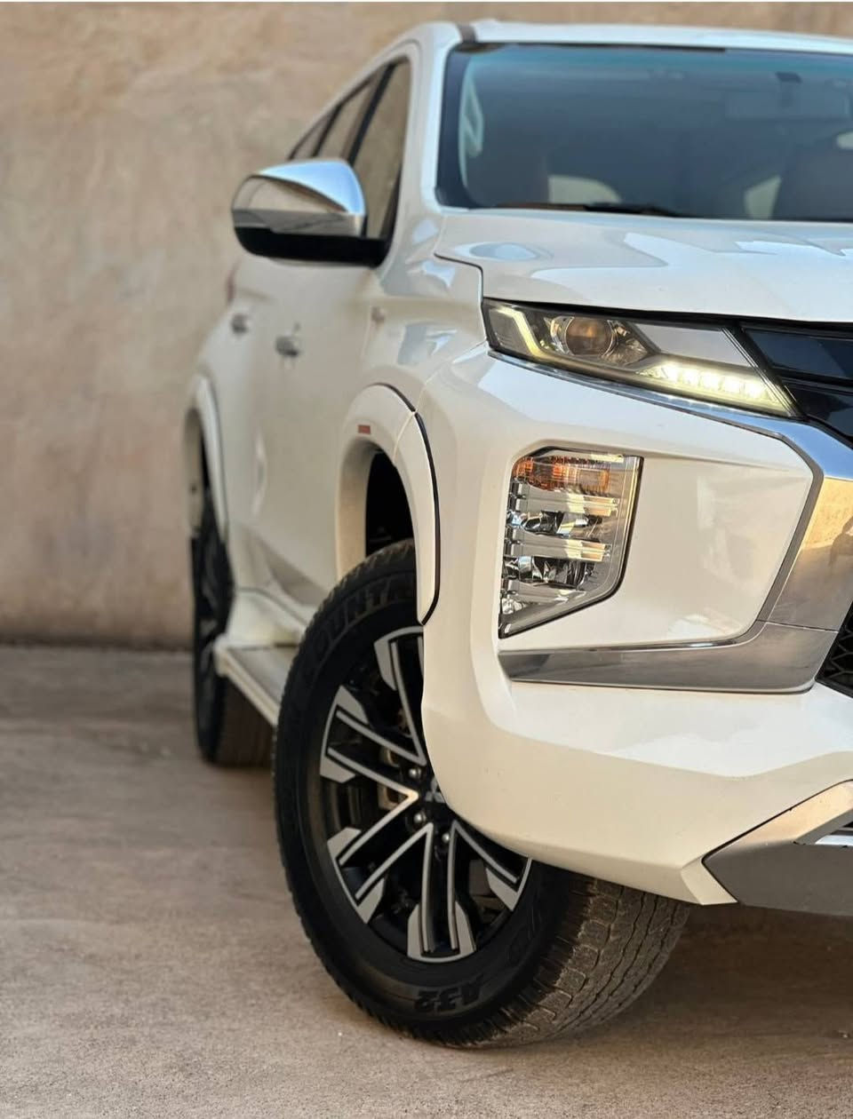 مونتيرو سبورت موديل ٢٢ قطعه وحده صبغ بدون فتح جامرلغ أمامي ايمن فول مواصفات رقم أربيل سنويه ل٢٠٢٧ جاهزه بدون اي مصرف
السعر ٢٣٥ ورقه
واتس موجود ***********
