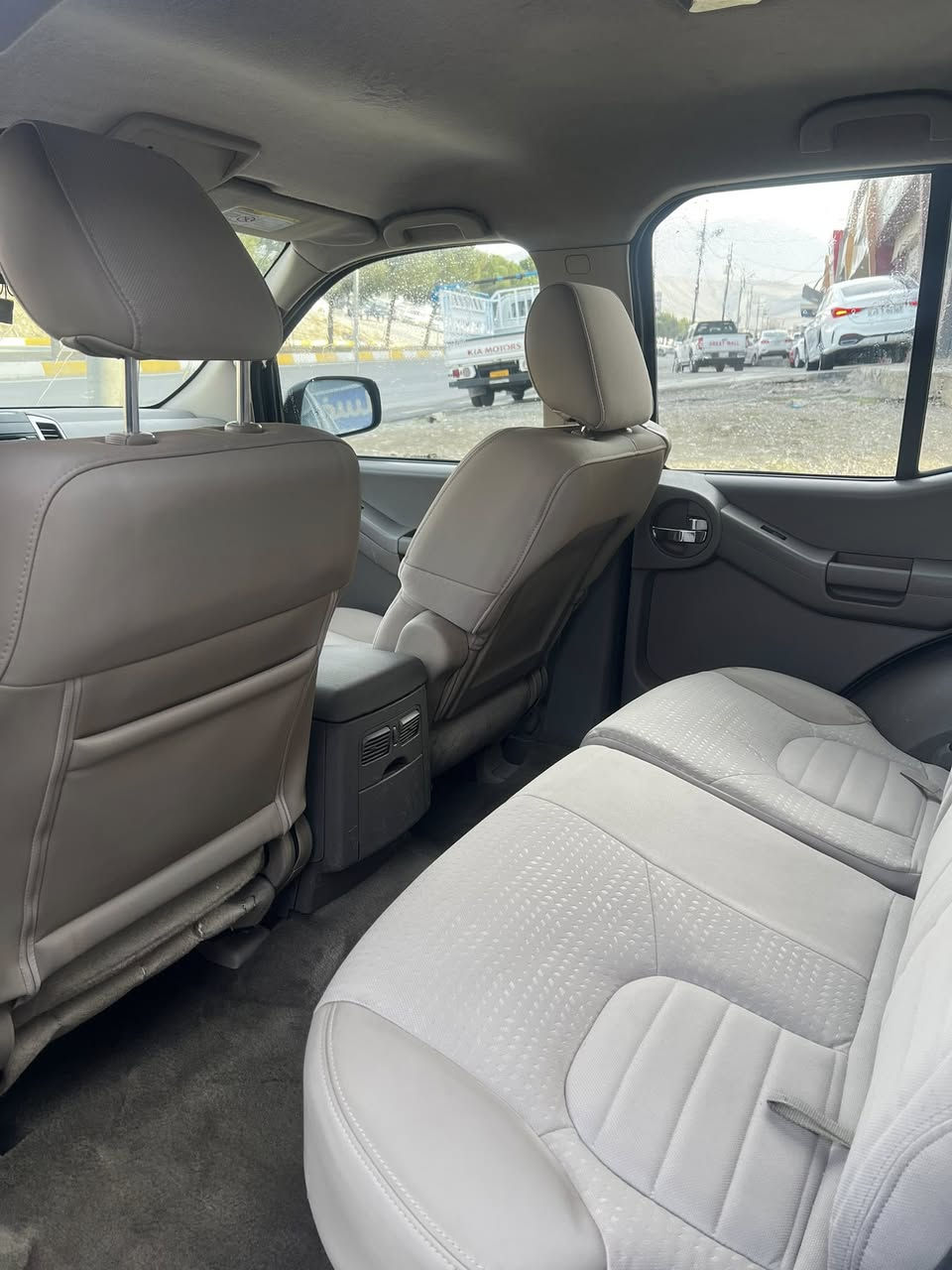 ئێکسترا مۆدێل ٢٠١٣ ، زۆر پاکە فول موسفات گێرئۆتۆماتیک   دەبل ئەکسل ناوزەرد  گێر مەکینە هەمووی بەشەرت تەنها دوو بست لە دەرگای سایق بۆیاغی هەیە سەنەوی نوێیە تاکو ٢٠٢٩، وە تابلۆئ ئۆتۆمبێلەکەش ژمارەکەی لەگەلە بۆ زانینی نرخ پەیوەندی بکە 
***********
