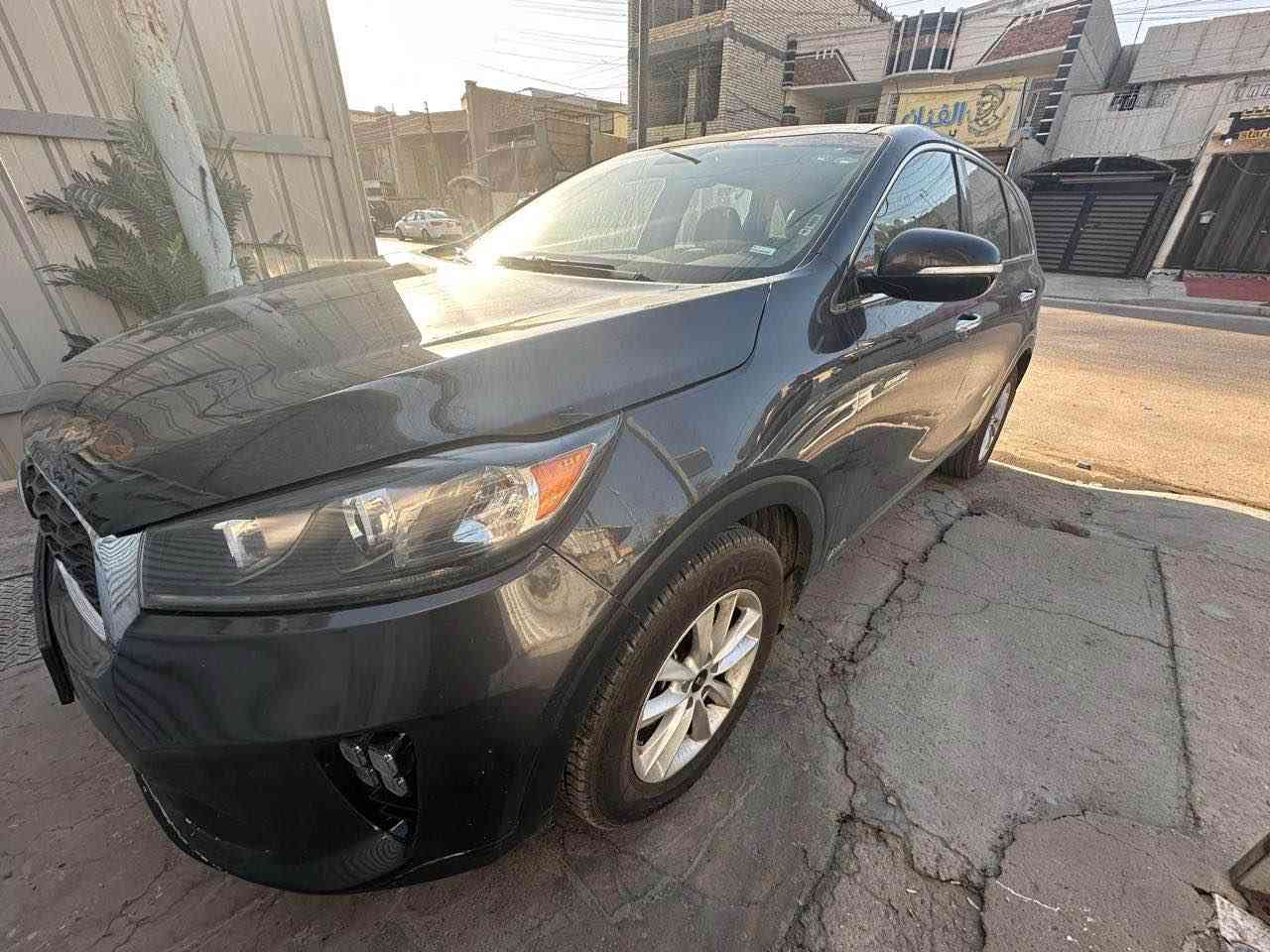سلام عليكم 

سورنتو موديل19

حادثه خلفي جنطه بيهه صبغ

وبلعراق بابين بيهن بارد 

6سلندر

*********** بغداد, العراق
