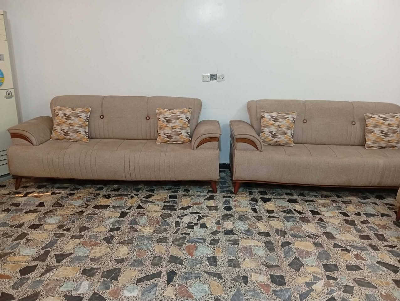 تخم للبيع  بعده جديد كلش حتة الوصل موجود بالصور صار شهر بالظبط من اخذناه سبب البيع انتقال لبيت ثاني أصغر
اشترينه التخم والطبلات ومعرض التلفزيون يعني استقبال كامل اخذناه بمليون و275 الف
ابيعهم كلهم بمليون وبيهم مجال بسيط
 رجاءاً بس الشراي يدخل خاص 
تخم للبيع  بعده جديد كلش حتة الوصل موجود بالصور صار شهر بالظبط من اخذناه سبب البيع انتقال لبيت ثاني أصغر


**إذا كنت صاحب هذا الإعلان وتريد حذفه لأي سبب، رجاءا أرسل رسالة إلى الدعم الفني**