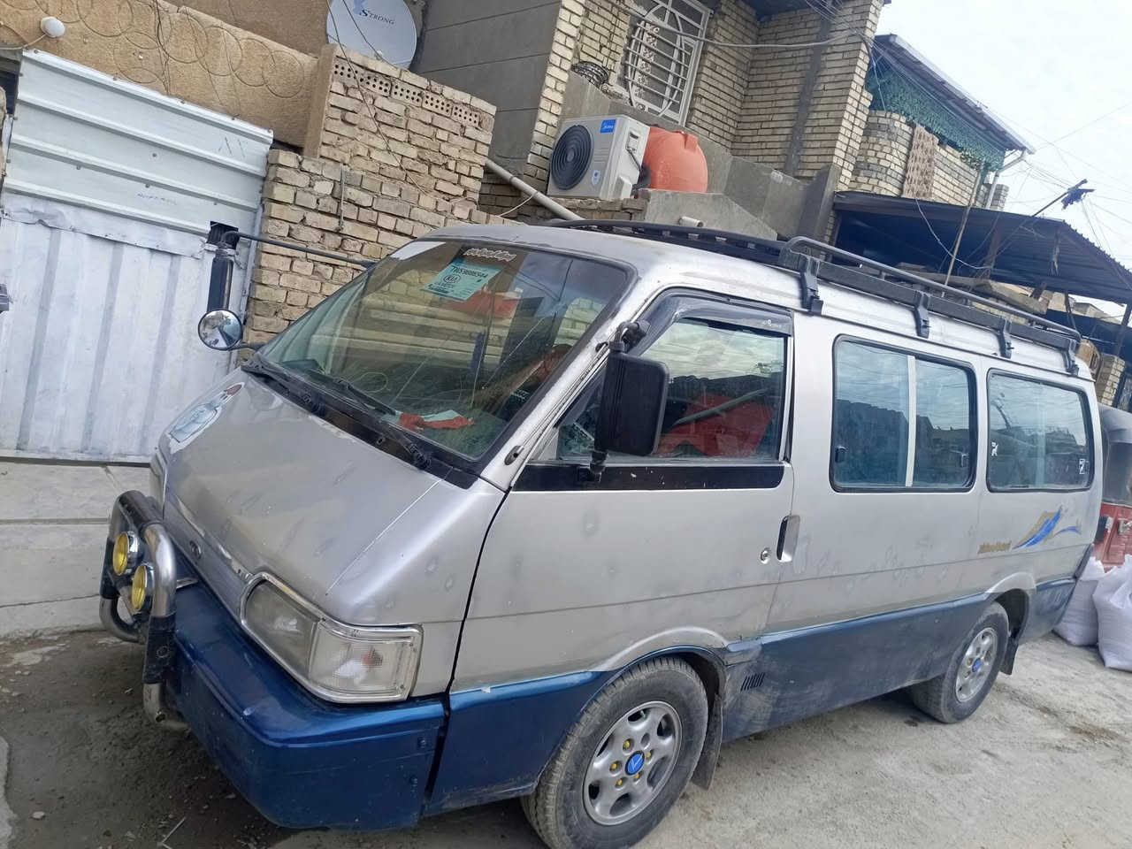 السلام عليكم كيا بستا موديل ١٩٩٣ 
رقمها بغداد سنويه لحد 2028
سياره حلوة كهربائيات كلها شغاله 
 صدرها بحاله جيدة  
عنوان بغداد تقاطع درويش حي التراث 
السعر ٣٥ وبيه مجال حك الجيه
***********اتصال
