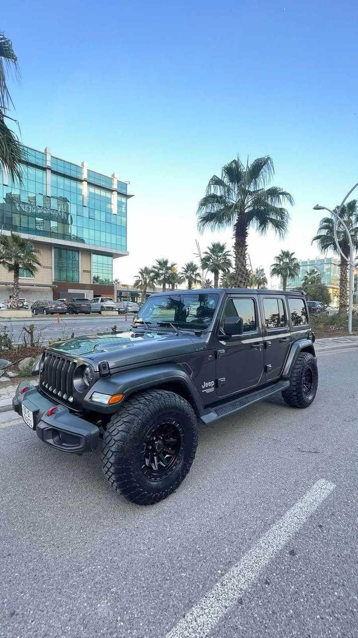 Jeep wrangler V6 2019 
سیارە بدون مشکلە ویا ٤ تایە روبیکون و ٤ تایە جیبالي ٣ قطعە سبوخ بدون ایرباگ  بجم کبس 
سیارە بئ مشکلە  یە ٤ تایە جبلی لە گەلە و ٤ تایە روبیکون 
٣ پارجە پشتی بویاخە بئ ایرباگ پئش کەپس 
٢٢٨ وەرەقە. 
*********** أربيل, العراق
