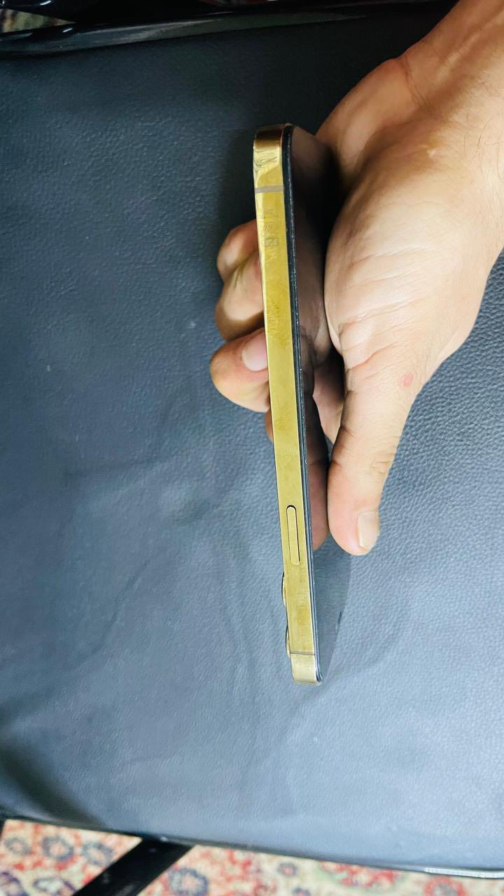 سلام عليكم للبيع ايفون 12 برو ماكس مبدل شاشه وضهر مكسور ذاكره 256لون ذهبي بطاريه بلاديه 75 مكاني بغداد الدورة السعر 300 وبي مجال بسيط *********** رحمه لوالديكم لي ميعجبه لسعر يعبره للمنشور
