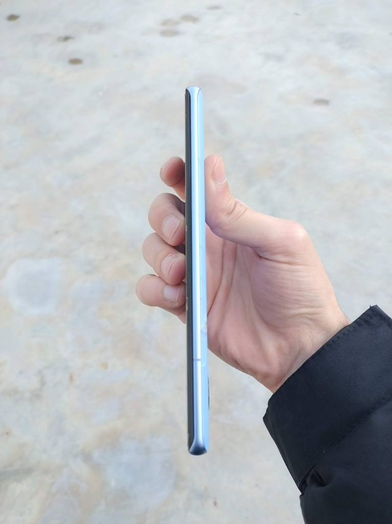 Xiaomi 12 pro 5g
فرۆشتن و گۆرینەوە
نرخ: ٢٤٥هەزار
نەکراوە و بێ عەیب بەزەمانی هەفتەیەک 
ڕام ١٢+١٢  و ٢٥٦گیگا
snapdragon 8 gen 1 ئاگر
شاشەیەکی قەوسی 2k ی ١٢٠هێرتز
کامێرای نایاب پۆترەیتی نایاب
بێ ئەشیایە درع و کەڤەری لەگەڵە 
 تەنها پشتەکەی درزی هەیە  لە رەسمەکان دیارە باقی بەزەمان 

*********** دخان, السليمانية
