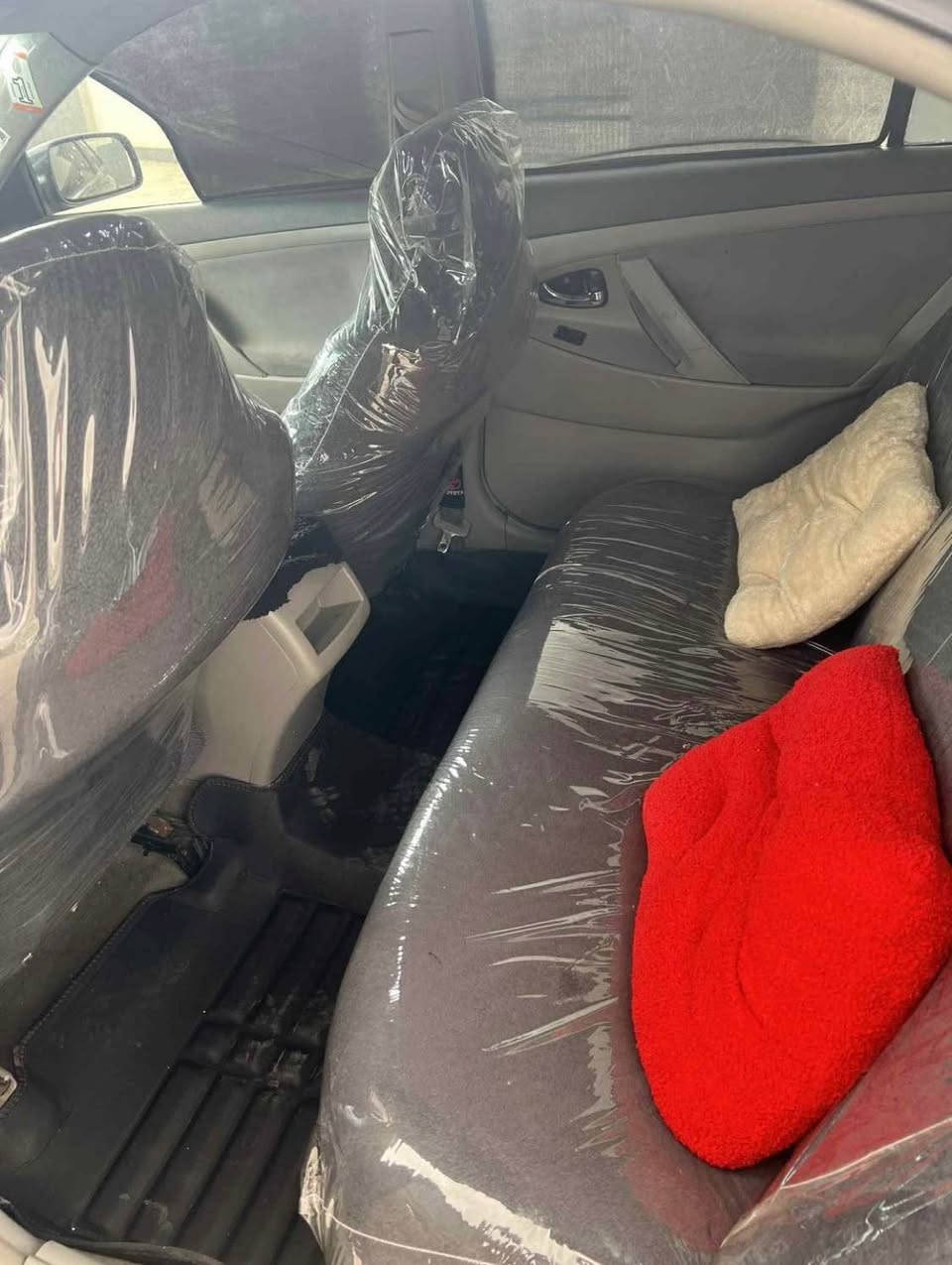 كامري ٢٠٠٨ نةفتي  ٦ پستن گير و مةكينة اڤلؤن  ٣ پارچةي سبوغ بئ ناو گرتن ١٧٥ هةزار هةقيقي رؤيشتووة  مواسةفات امريكي LE  تةقة و رةقة گير و مةكينة و تةبريد هةمووي بةشةرت  ٢ وةرةقة غرامةي لةسةرة سعري ١٠٨ معامةلة 
***********
*********** أربيل, العراق
