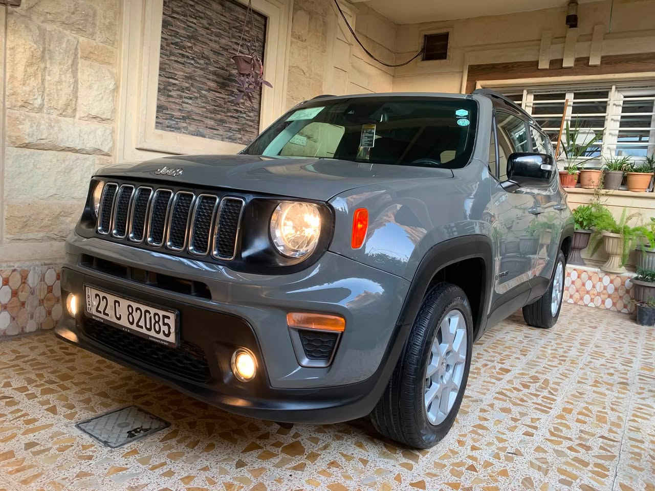 جيب Jeepرينجد لون مميز اسمنتي سقف  اسود (tow collar ) موديل 2021 رقم دهوك 
مواصفات 1/1 عدا الفتحة…
1.رادار امامي. 
2.رادار تحديد مسار.
3.تحكمات اربع جهات.
4.نقاط عمياء.
5.شاشه كبيرة.
6. كامرة دوارة.
7.تشغيل عن بعد.
8.بصمه ابواب.
9.تشغيل بصمه.
10.اربع وضعيات للقيادة.
11.  ماوس 4×4 دفع رباعي ثلاث وضعيات رمل /ثلج/طين.
12.التحكم في المنحدرات.
13. اشاير بالمري.
تدفئة تبريدثلج.
ويل كب بلادي .
كشنات جلد حار بارد.
ستيرن تدفئة.
محرك 1300.تيربو 4 سلندر.
كير طيارة 9 نمر. 
ماشية 28 الف فقط..
حادثها جاملغ وبوند صبغ. السيارة جديدة بدون ملاحظات بدون بارد..السعر النهائي120 ..مكان السيارة بالموصل للاستفسار ***********
