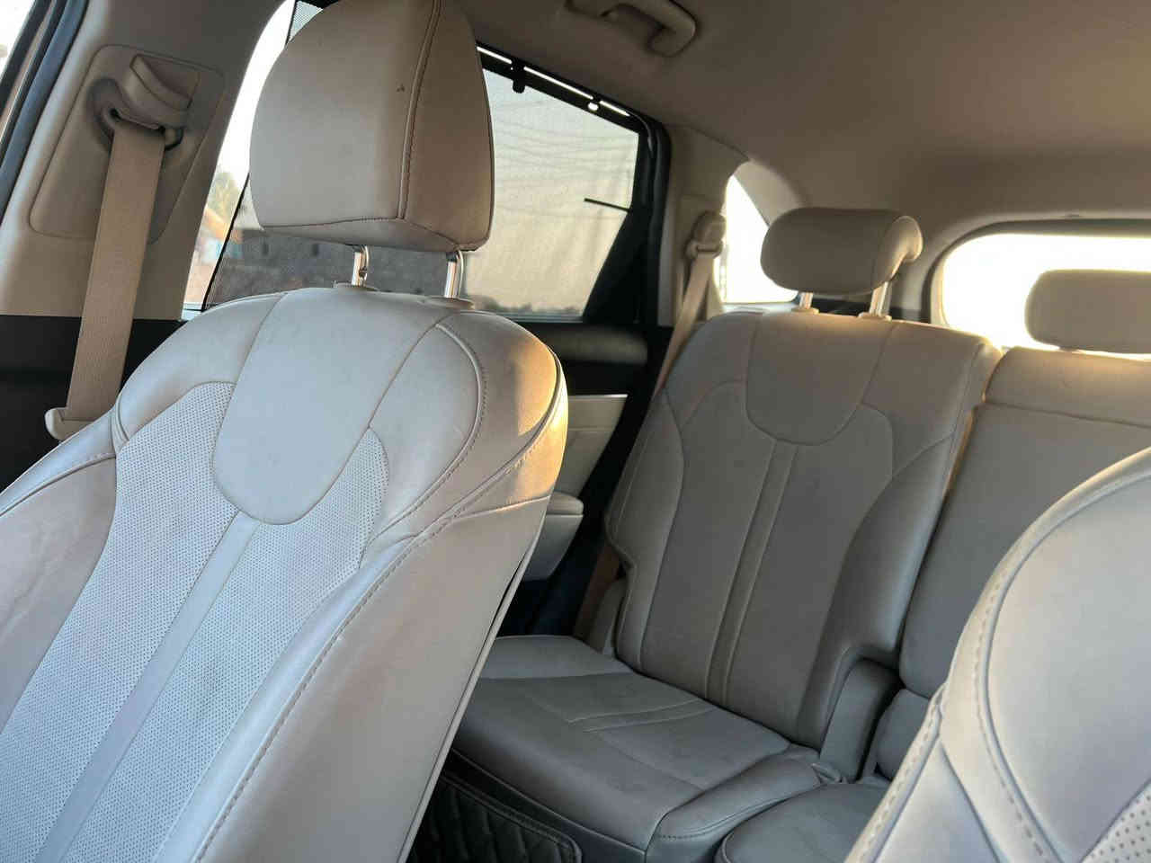 سورنتوخليجي
موديل 2024
 مواصفات السياره
المحرك: 6 سلندر، 3500 
. بصمه تشغيل 
كامره دواره
* اربع انظمه قياده
* اضواء ترحيب عند الاقتراب مع ترحيب داخلي
عند الصعود او المغادره 
* نظام تجنب الاصطدام عند الرجوع للخلف رادار خلفي
* مقعد السائق والراكب
 كهربائي 
. تشغيل عن بعد 
* اوتو هولد 
* حساسات أمامية وخلفيه 
* مقاعد جلد
* ستائر جانبية للمقاعد الخلفية
* مرآة داخلية ذاتية التعتيم
* شاشة عدادات رقمية
* شحن لاسلكي للهواتف
* إنارة محيطية داخلية 
اريل انفكيشن GPS
* إطارات قياس 19 إنش 
* حساس تايرات
* مانع انزلاق 
* منافذ تايب سي في الكشنات
 هاند بريك بصمة
* مانع انحدار 
* اشاير بالمري
* صندوق كهربائي
* تبريد ٣ قطع
* كير ماوس 
* لد امامي وخلفي
* فول تحكم استيرن
*  شاشة لمس متغيرة لتحكم الميديا او لتبريد
ضمان شركه كيا نم
* رقم اربيل تحويل ثاني يوم 
* السعر 305
* العنوان كربلاء
* غير متواجد على الفيس بوك
* بيع فقط  
* للإستفسار  الاتصال  على  ***********
