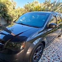 دوج كرفان 19 فئة GT فول  داخلية السيارة اسود  مكينة 3600 تشغيل عن بعد ...