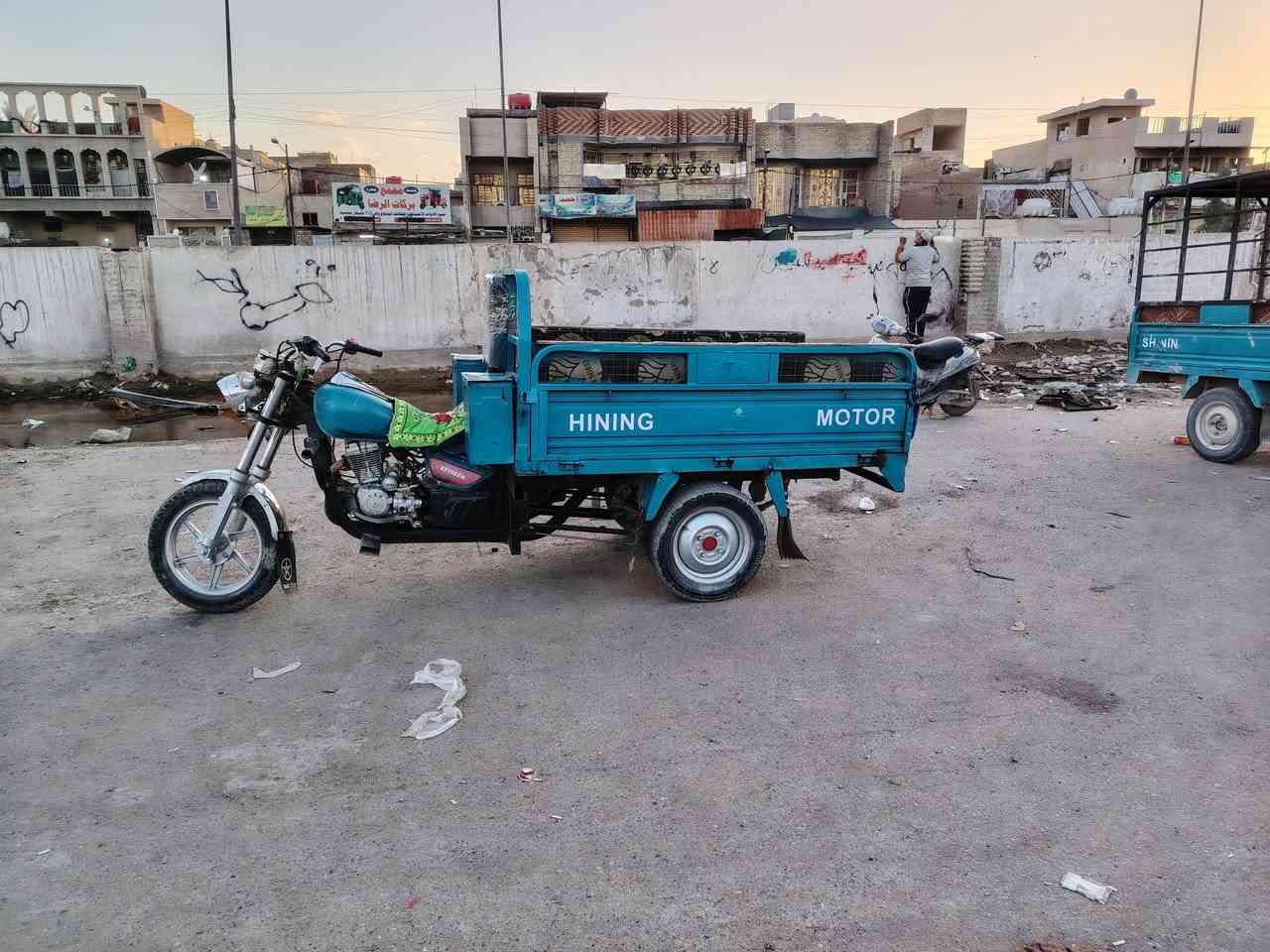 سلام عليكم ستوتة صقر مديل 21 مكينة 23 تجفيت جديد نكرة سلف كهربائيات كاملة  اوراق اصولي كمرك كهربائيات كامله ركبة وشاصي مكفولات  المكان بغداد المعامل  *********** 
 متوفر واتساب
