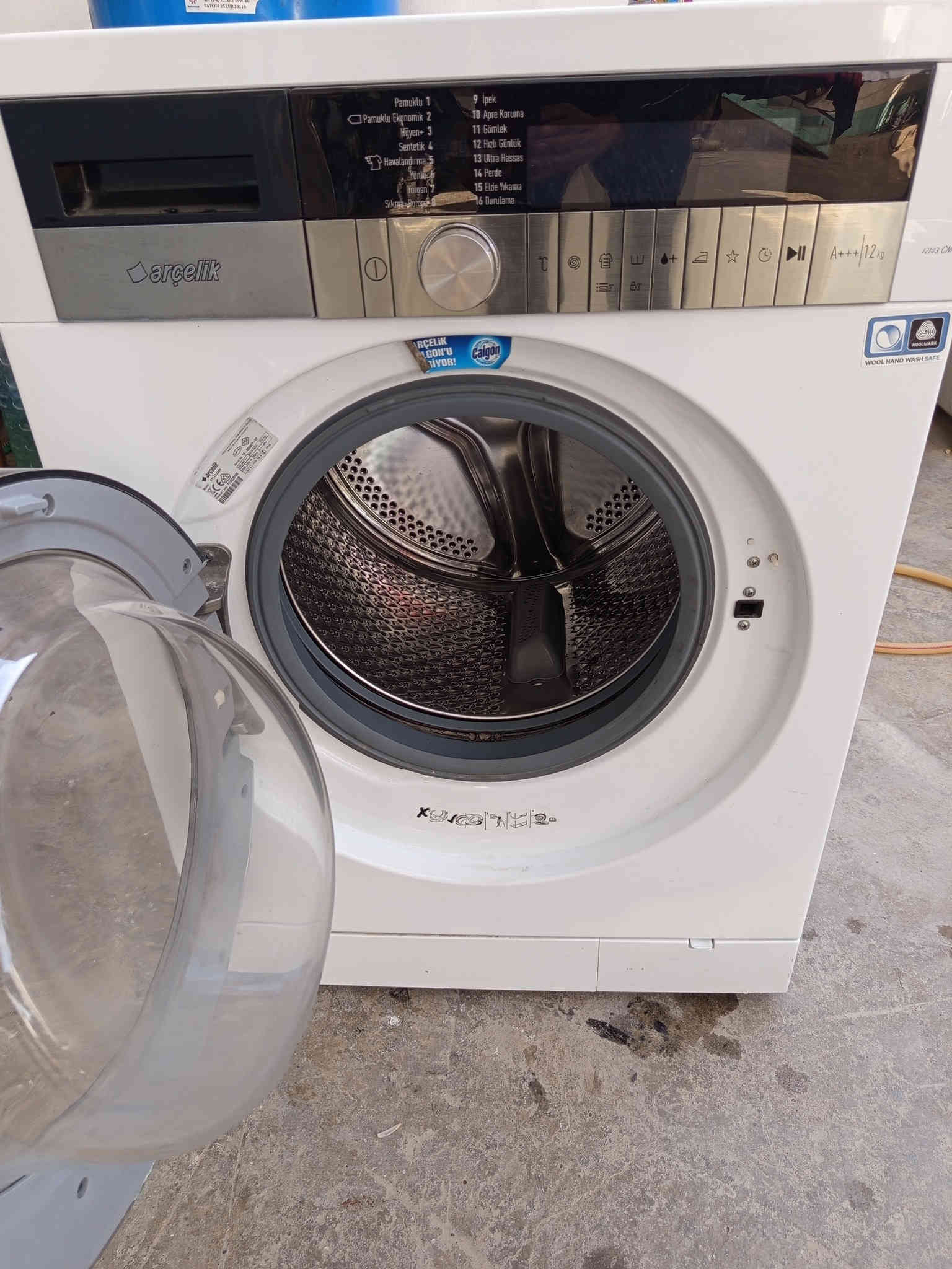غساله اوتوماتيك 12 كيلو نوعيه تركي   نظيف بلادي ما مصلح بالشاط ره نهايته 225 مكاني كركوك حي العسكري رقم الهاتف ***********
