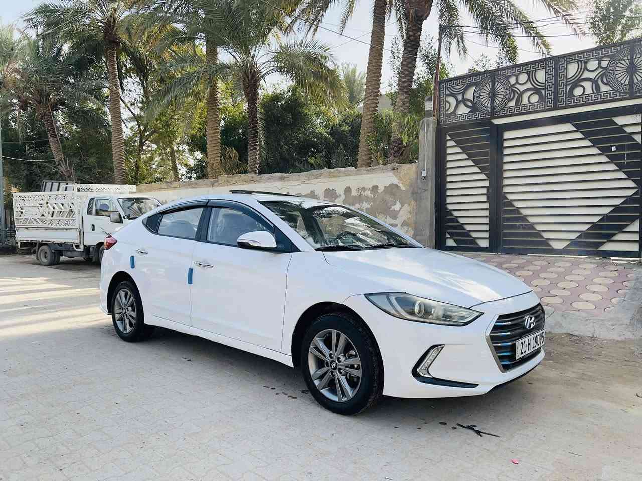 سلام عليكم النتره مديل 2018 خليجي مكفوله من الصبغ والتبديل والبارد والشخط والرصعه كفاله عامه من كلشي سياره فووول موصفات عده البصمه سياره جديده وضع شركه ماشي 70الف حقيقي رقم وسنويه جدد سياره جاهزه من كلشي محرك 1600 بلادي السعر 140 لاتصال ***********
